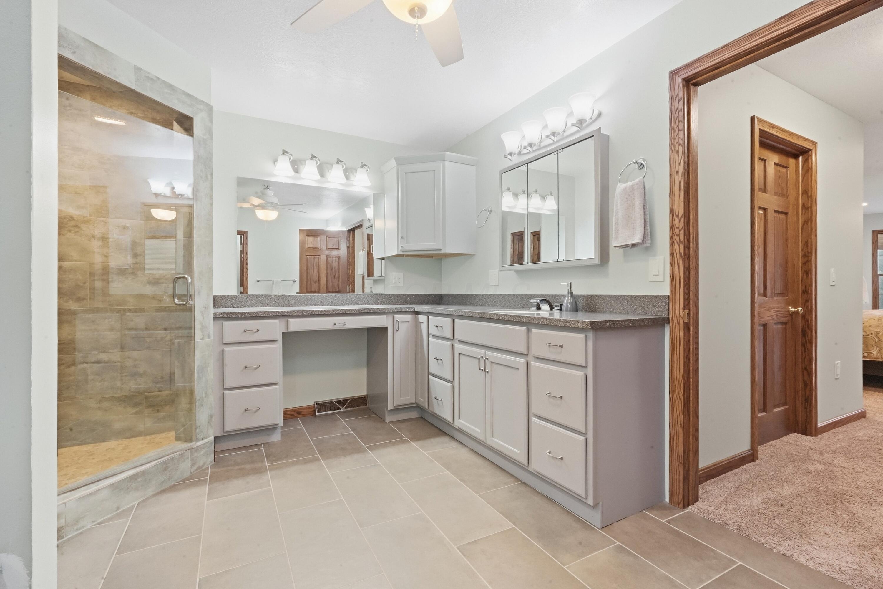 226035954 Property Photo 23