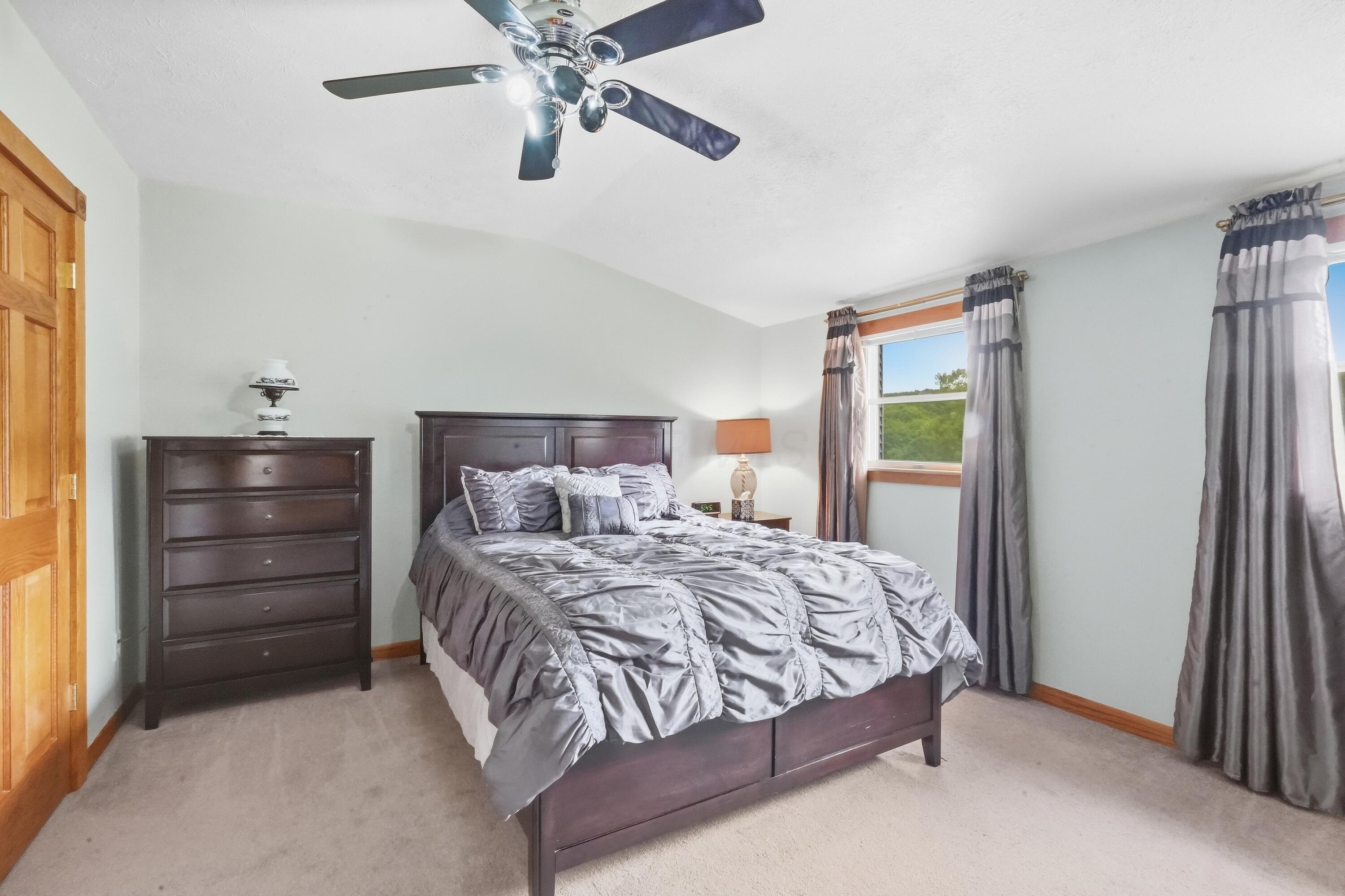226035954 Property Photo 34