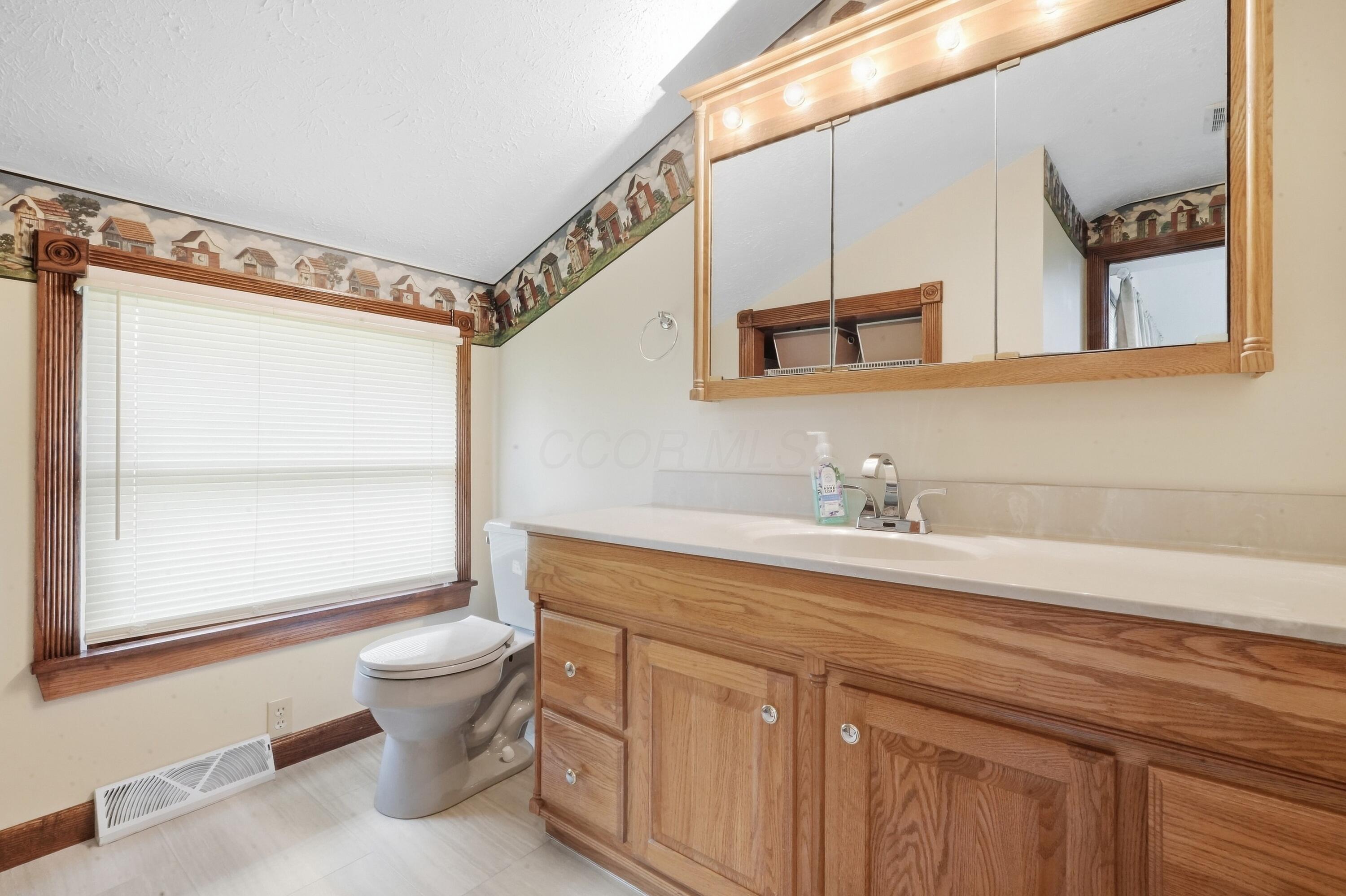 226035954 Property Photo 38