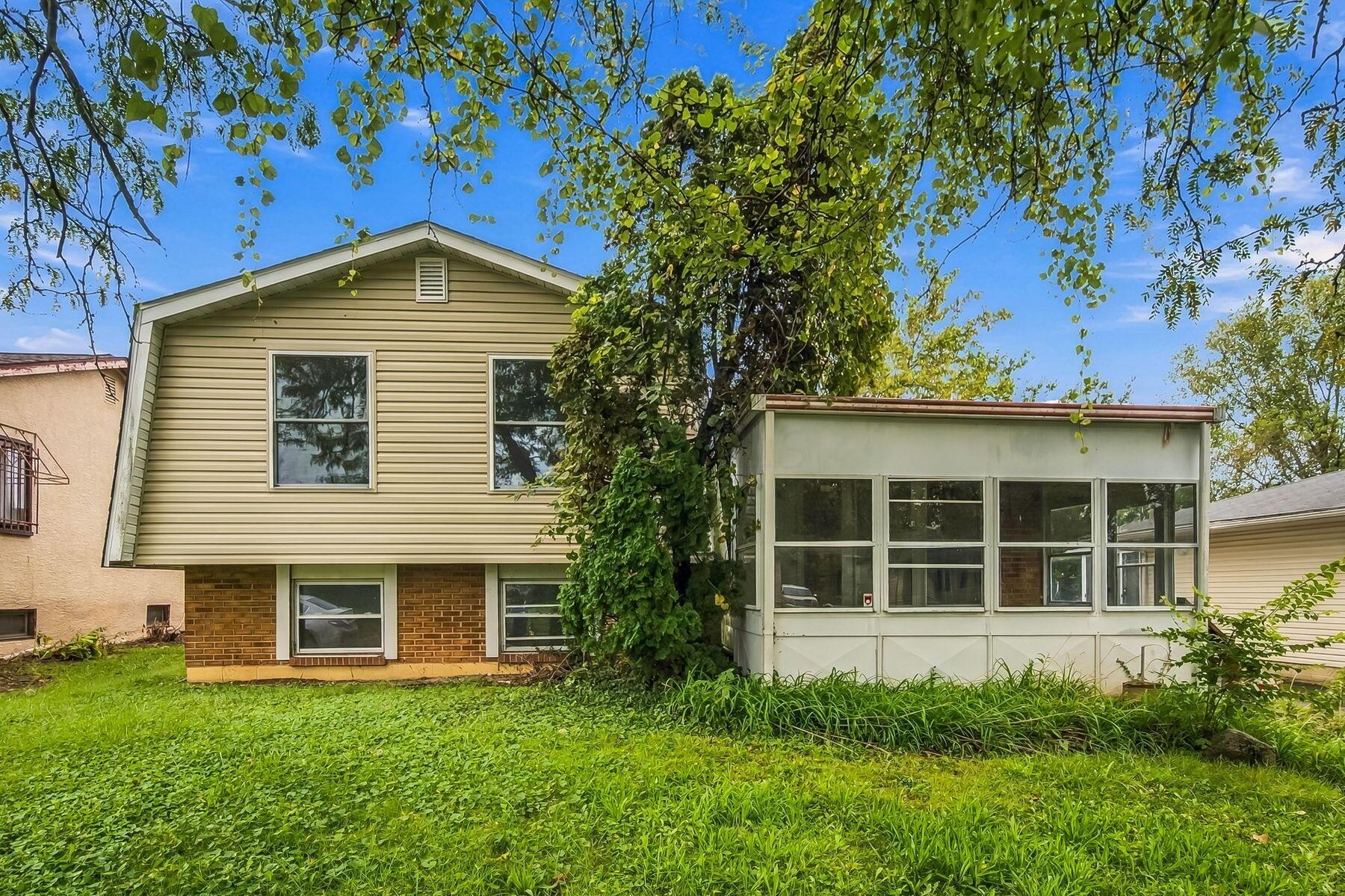 1736 Rebecca Street Property Photo 1