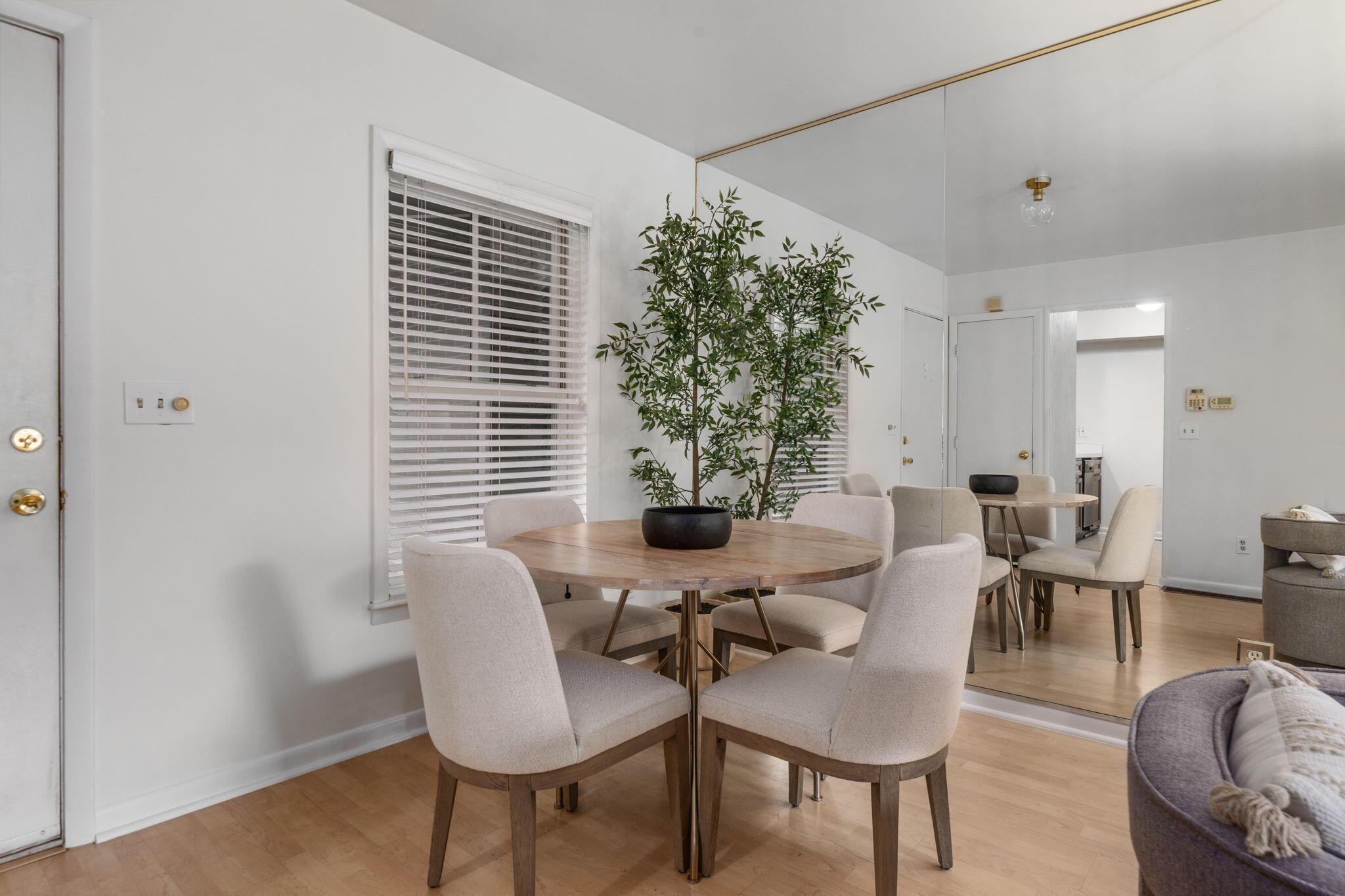 253 E Kossuth Street, A Property Photo 5