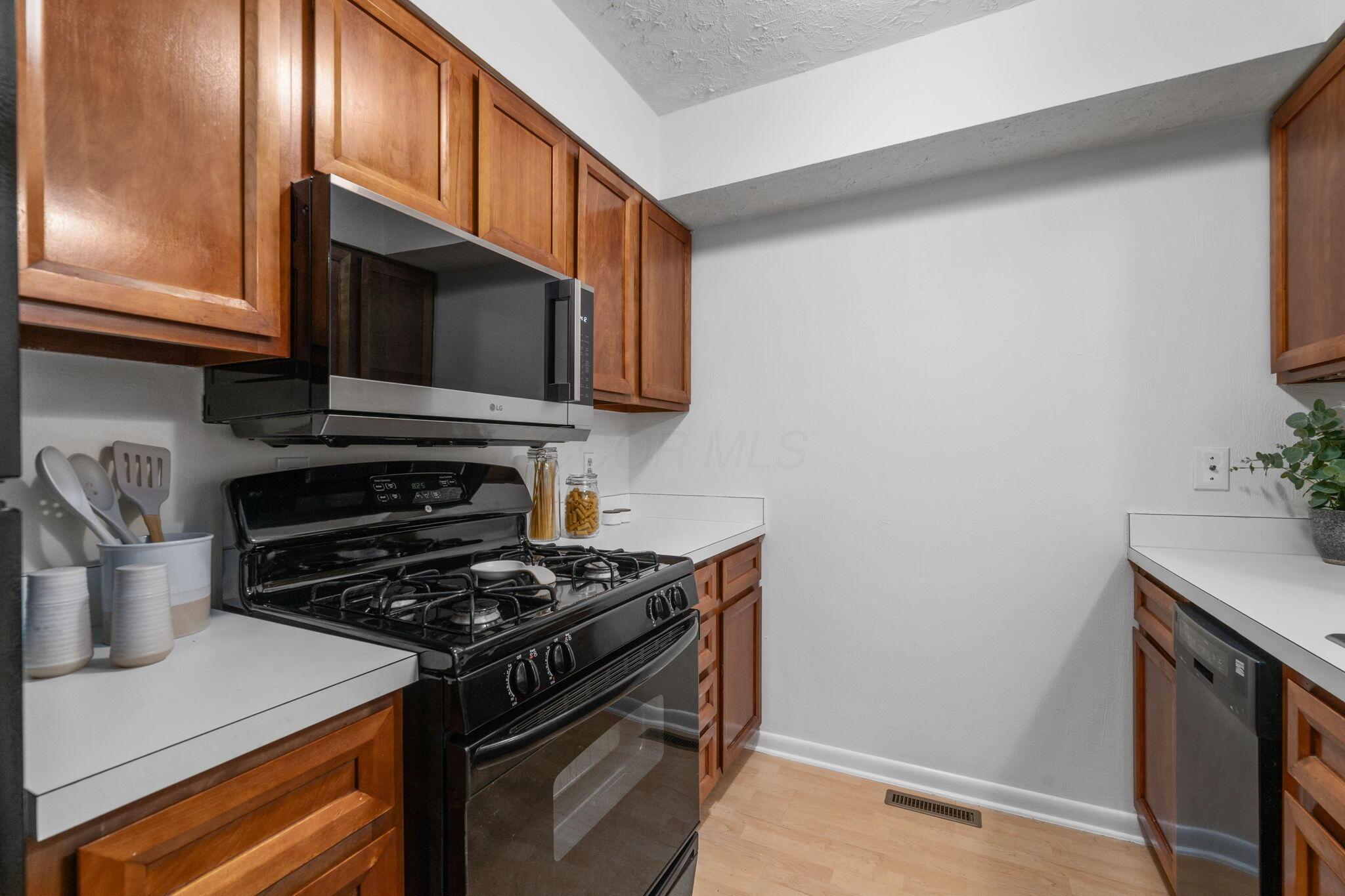 253 E Kossuth Street, A Property Photo 19