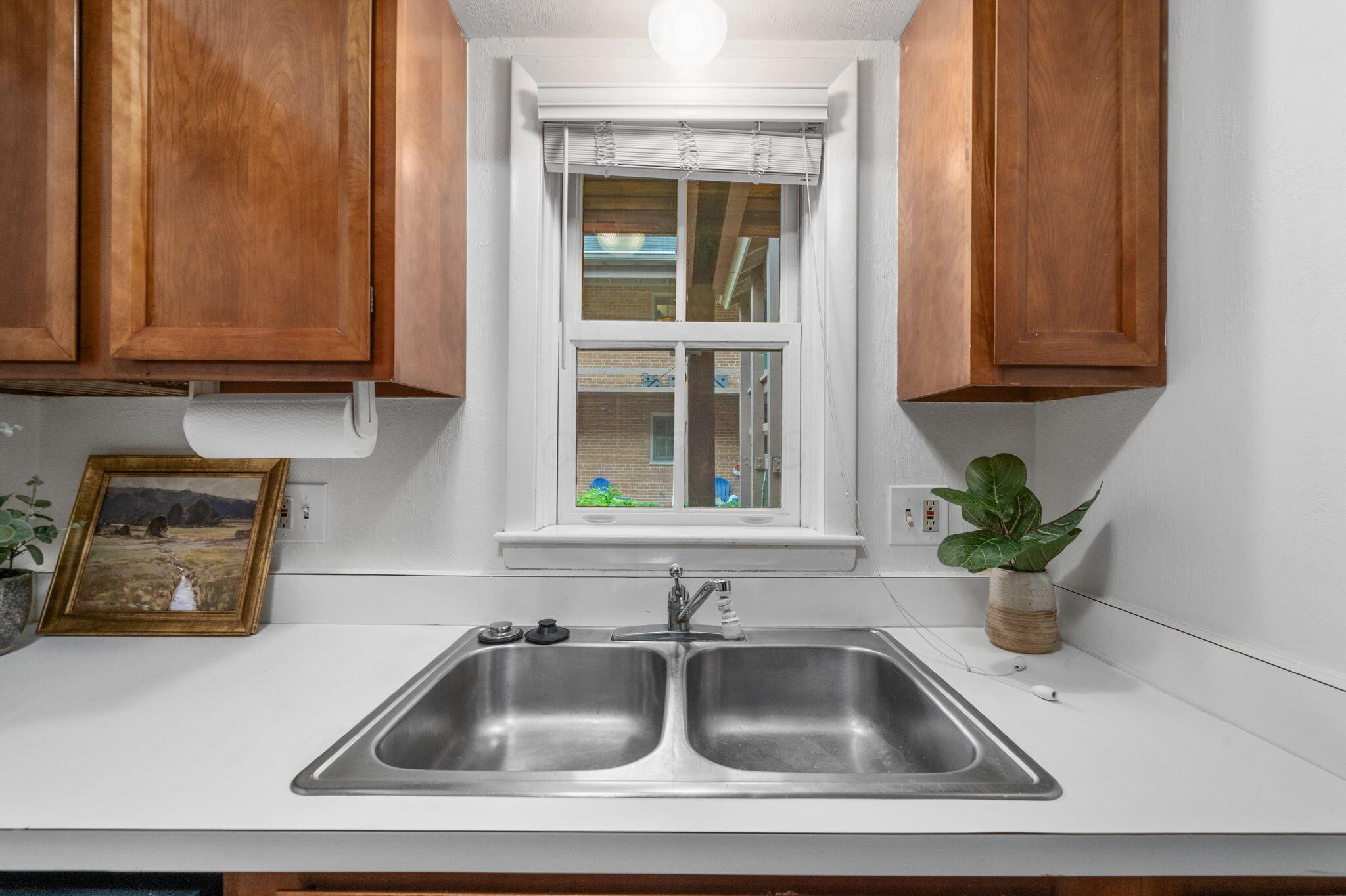 253 E Kossuth Street, A Property Photo 21