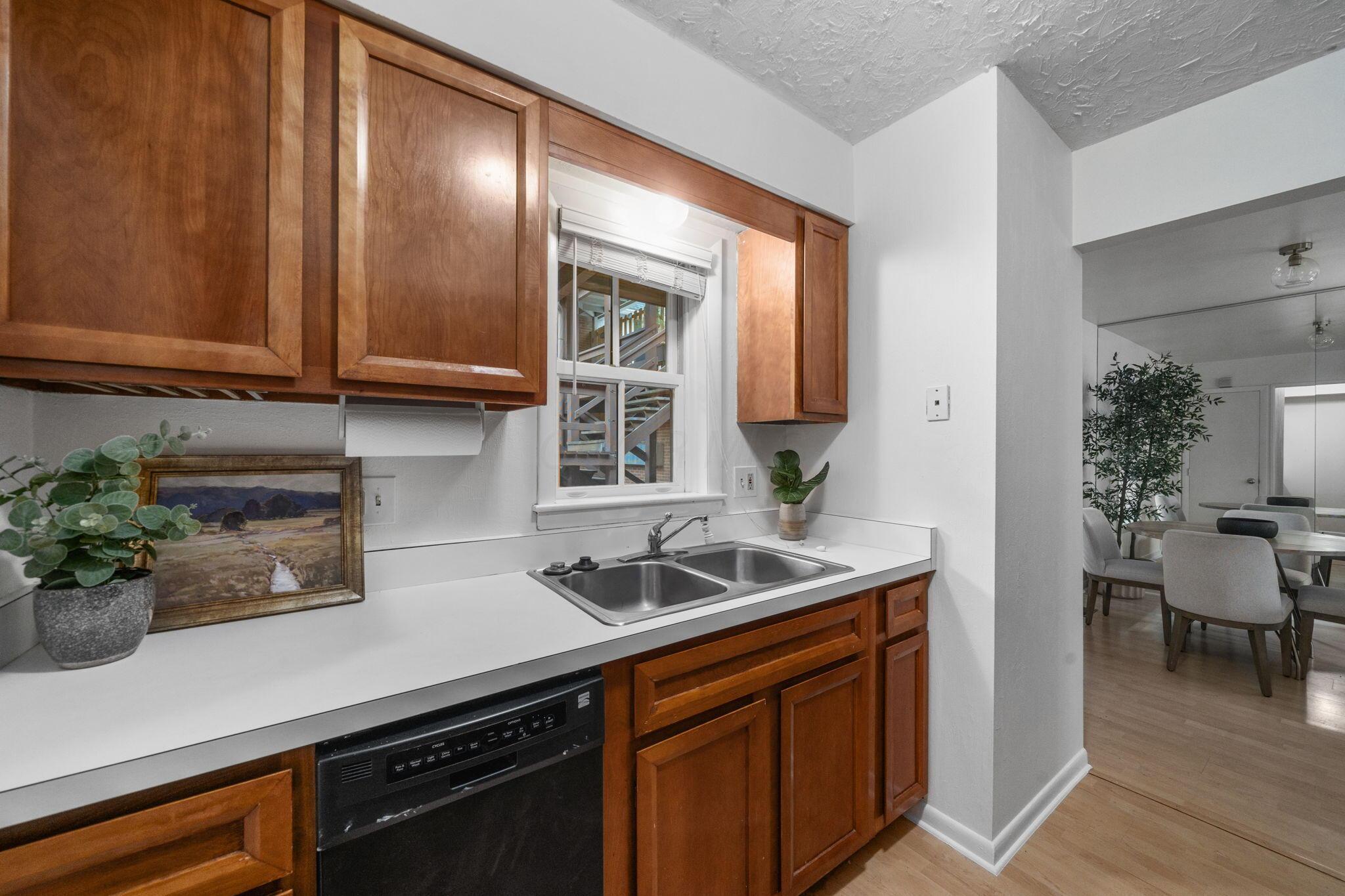 253 E Kossuth Street, A Property Photo 22