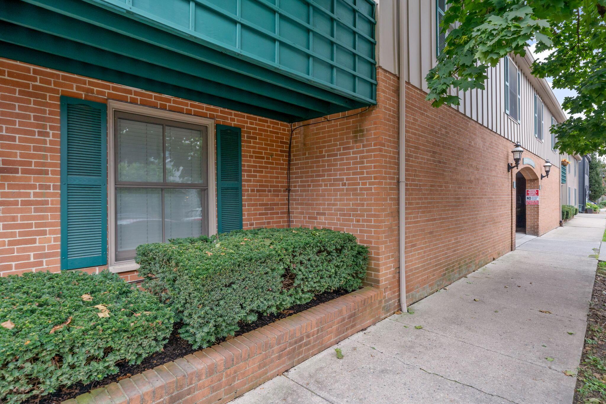 253 E Kossuth Street, A Property Photo 28
