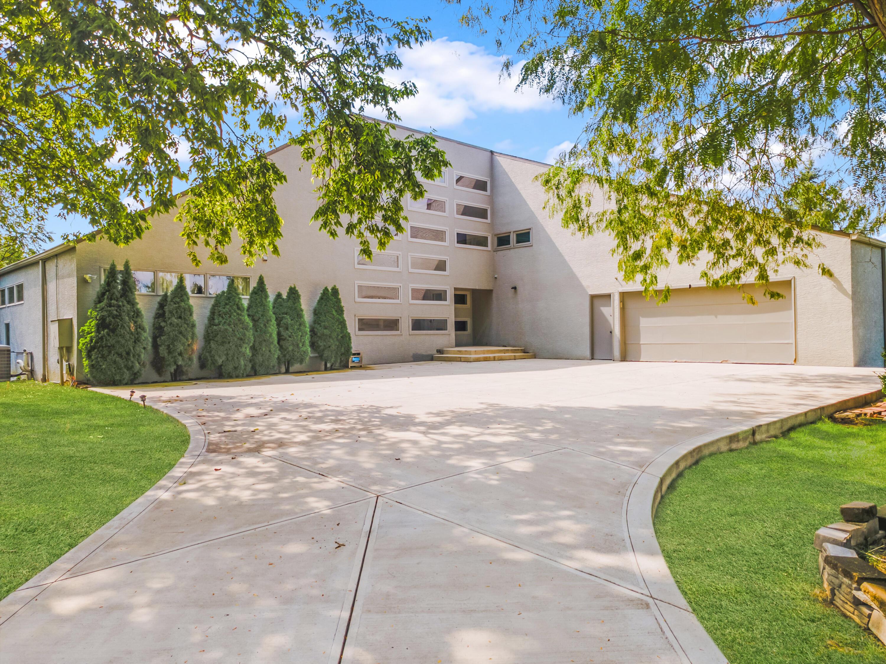 8575 Torwoodlee Court Property Photo 1