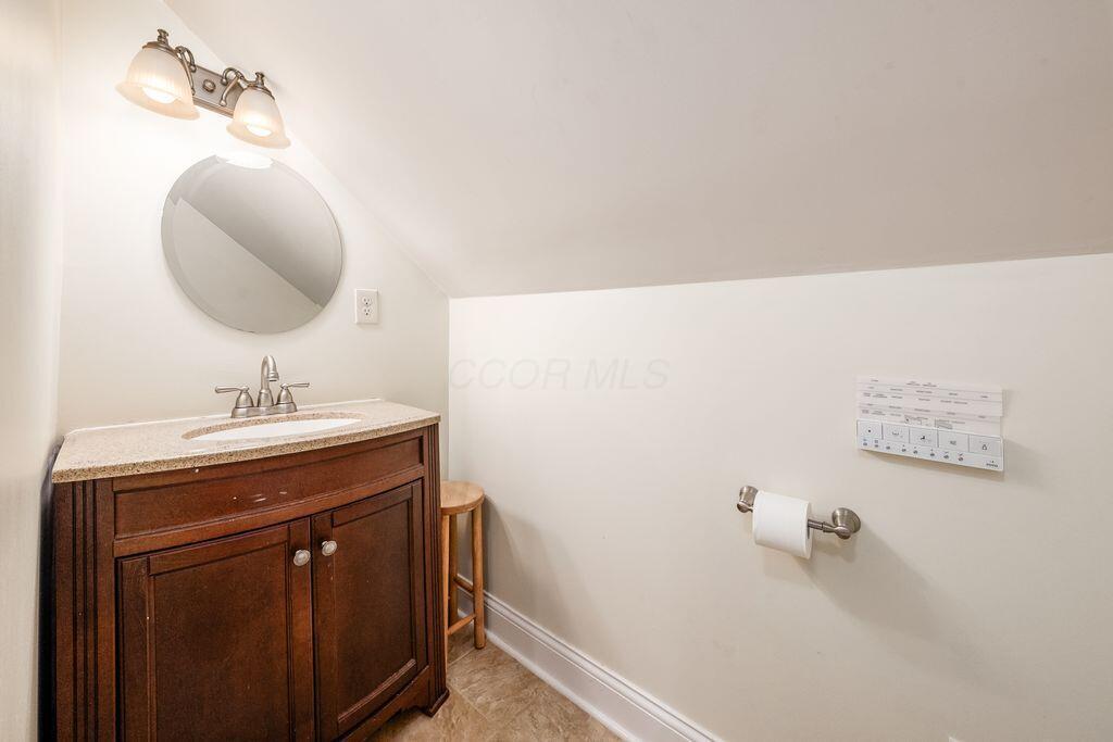 856 Neil Avenue Property Photo 36