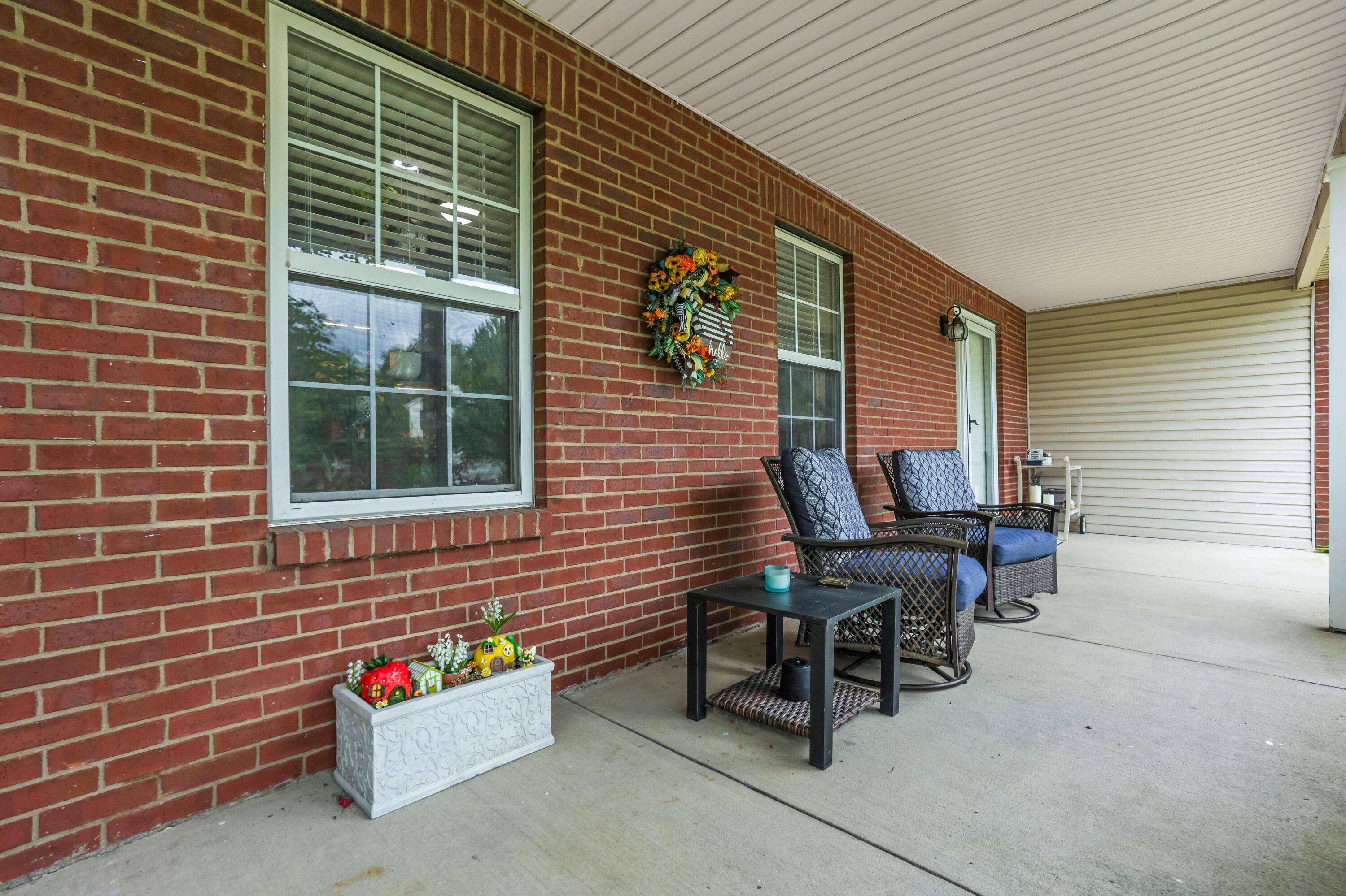 157 Shaleridge Drive Property Photo 7