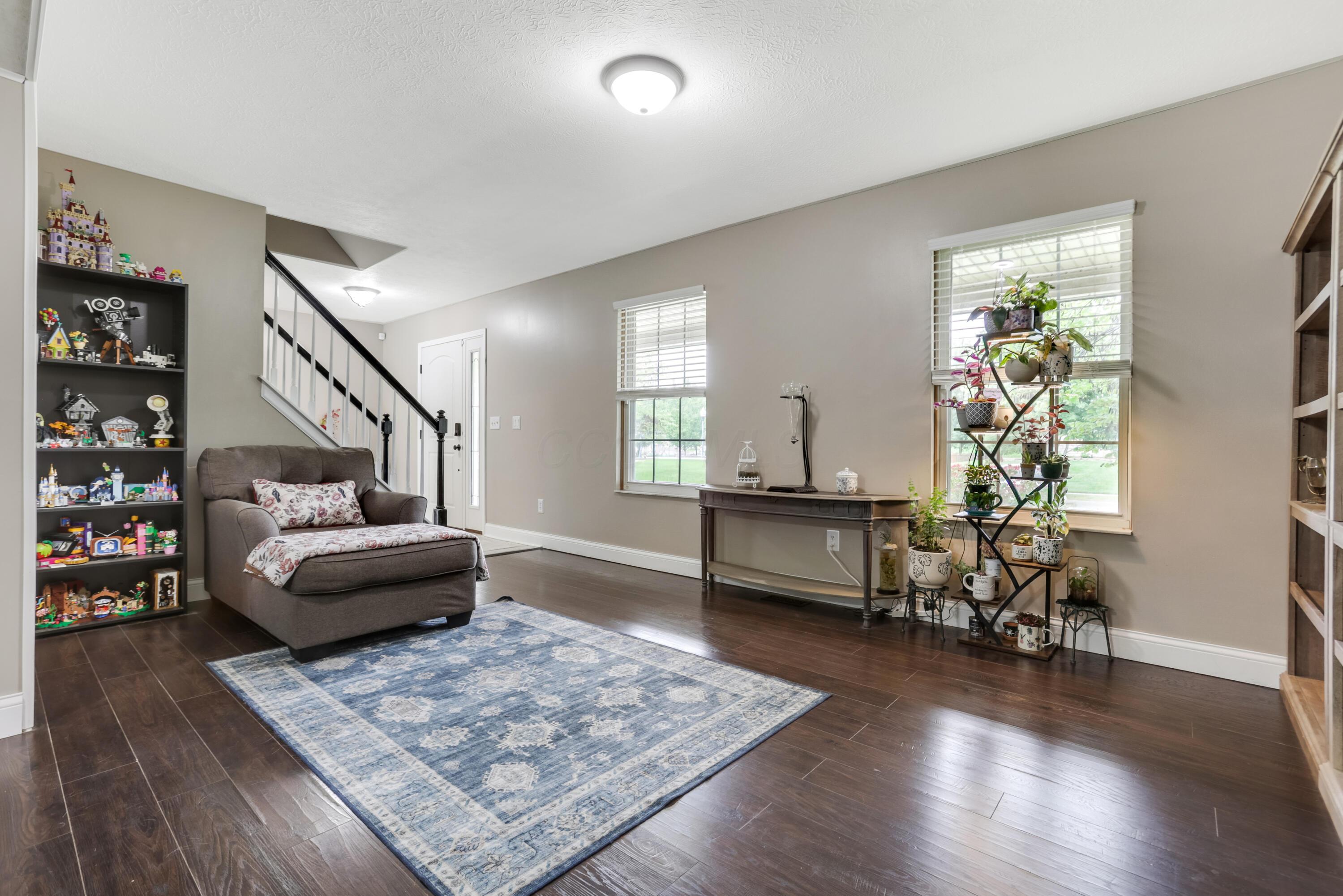157 Shaleridge Drive Property Photo 12