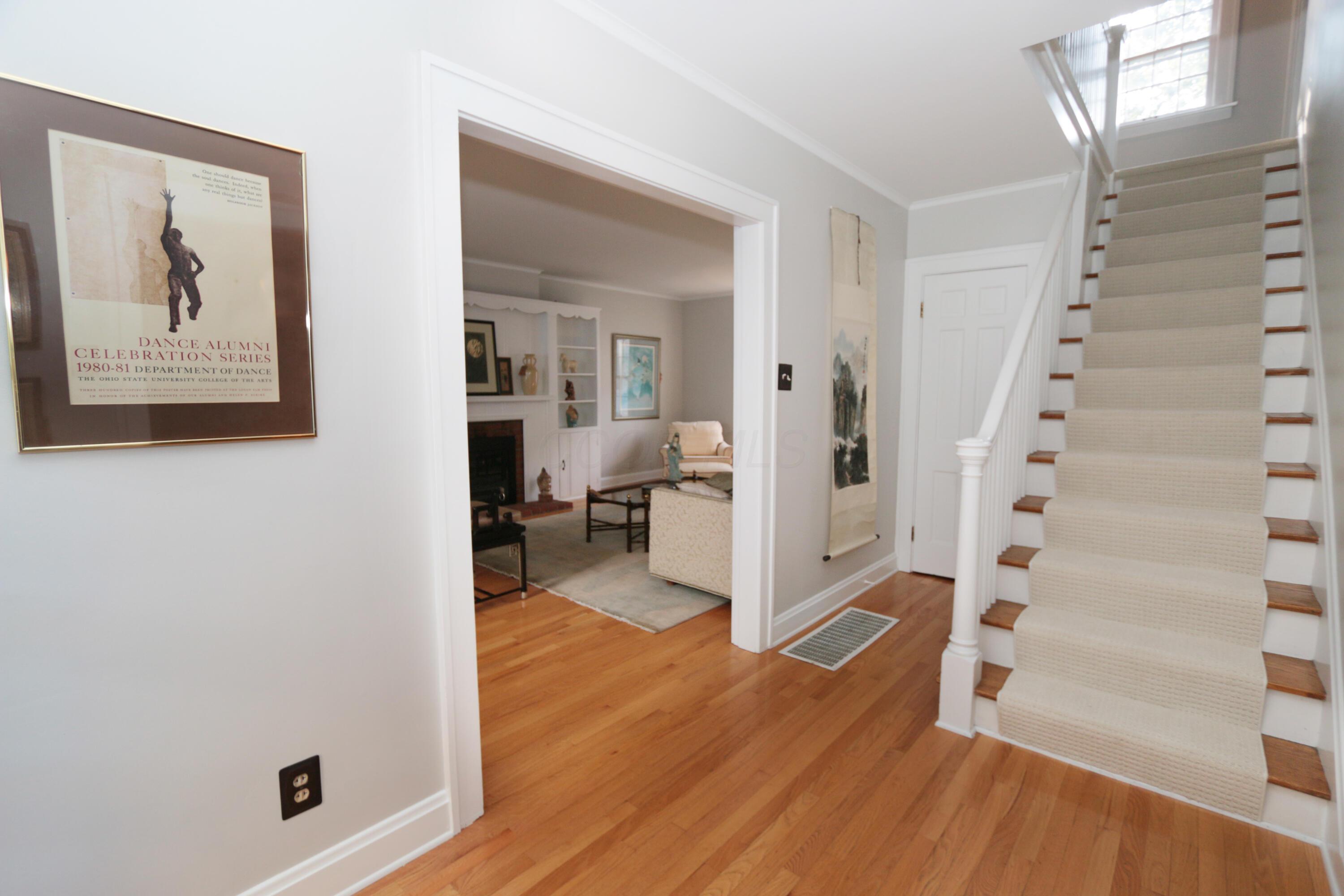 188 Montrose Way Property Photo 2