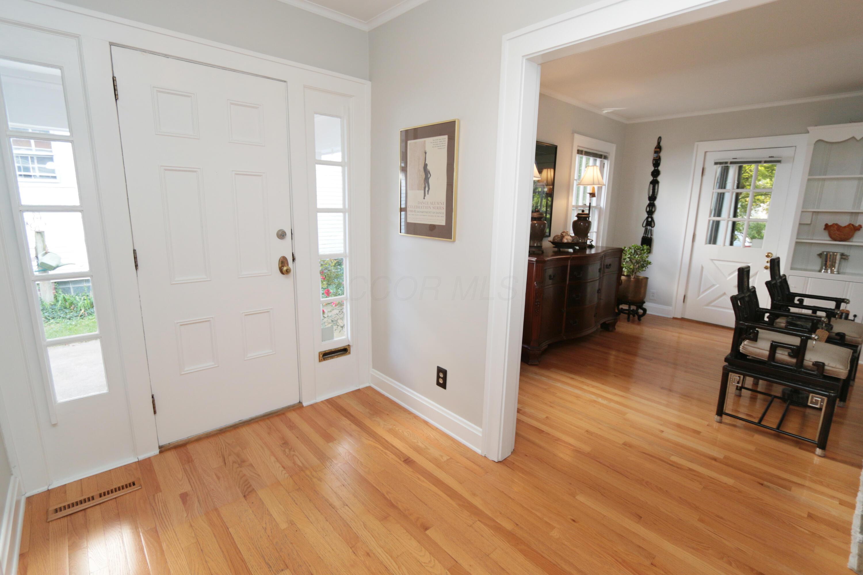 188 Montrose Way Property Photo 3