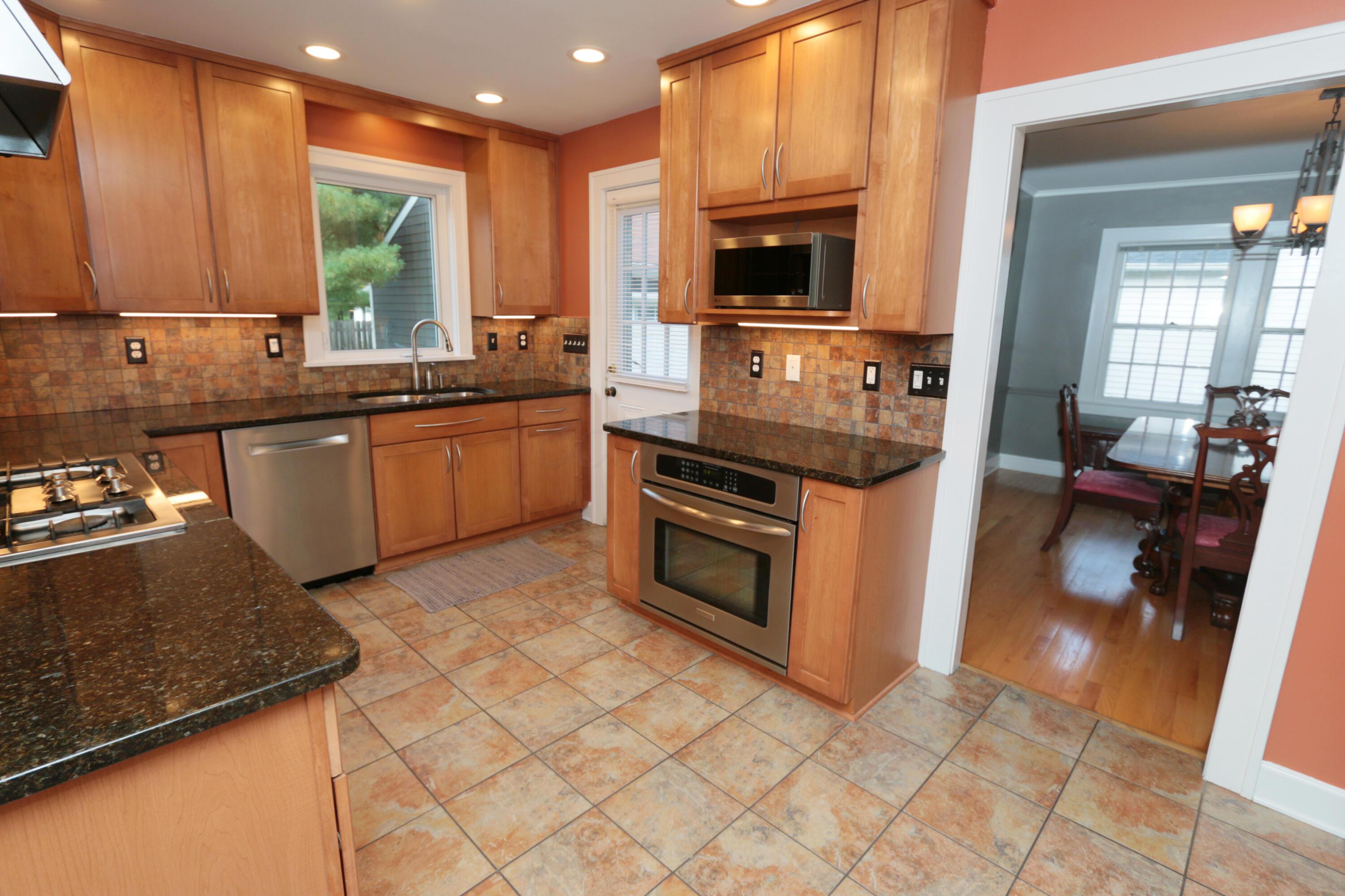 188 Montrose Way Property Photo 20