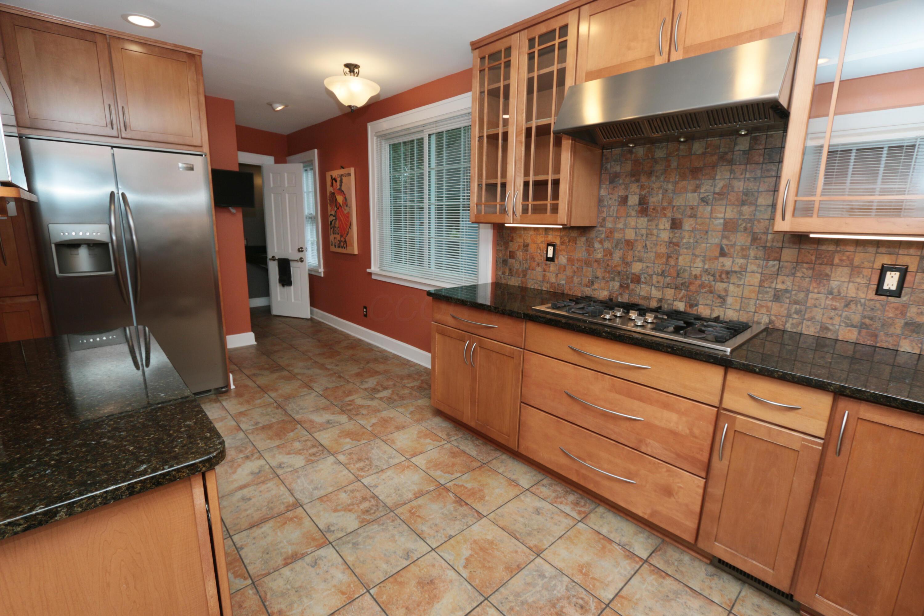 188 Montrose Way Property Photo 21