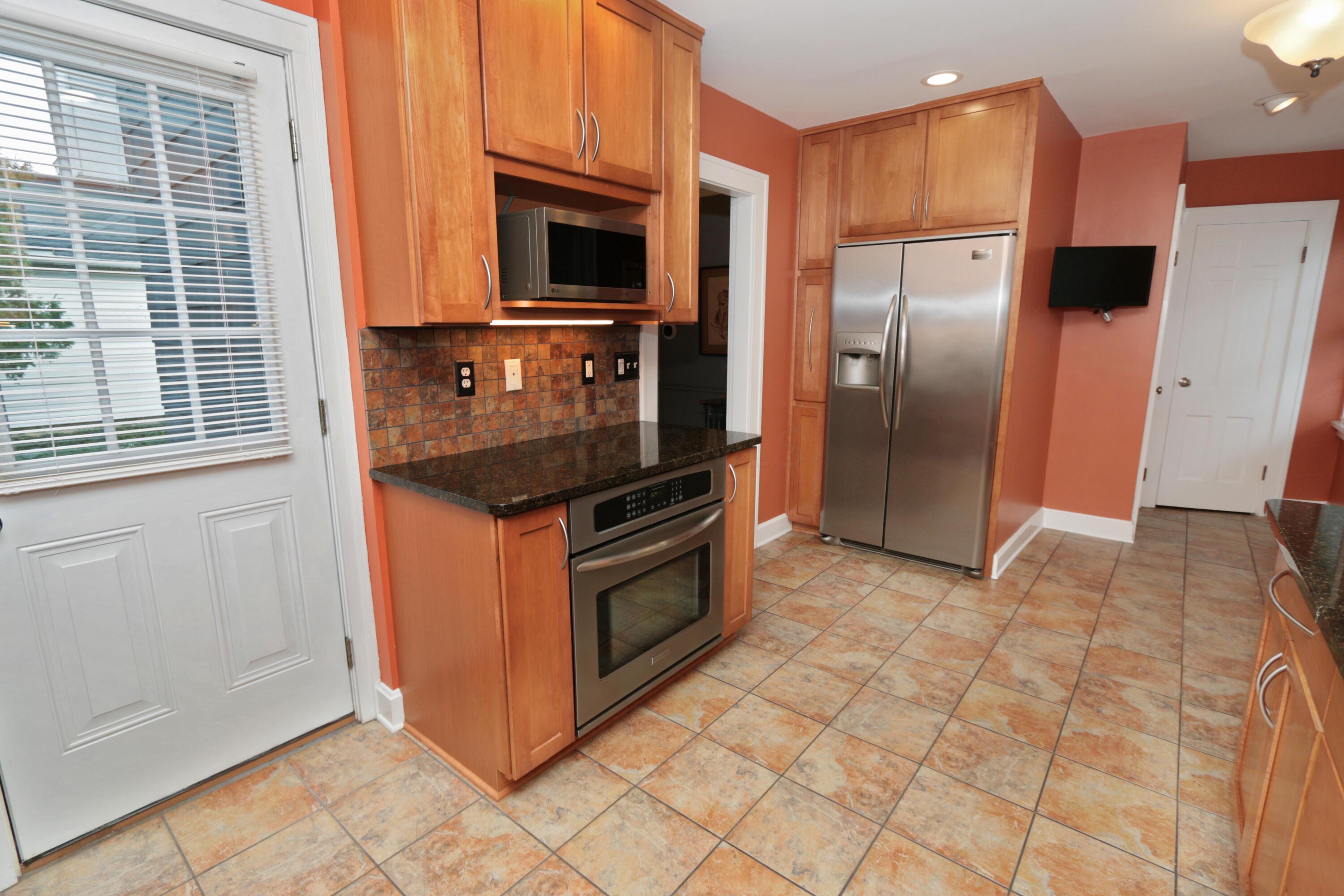 188 Montrose Way Property Photo 23