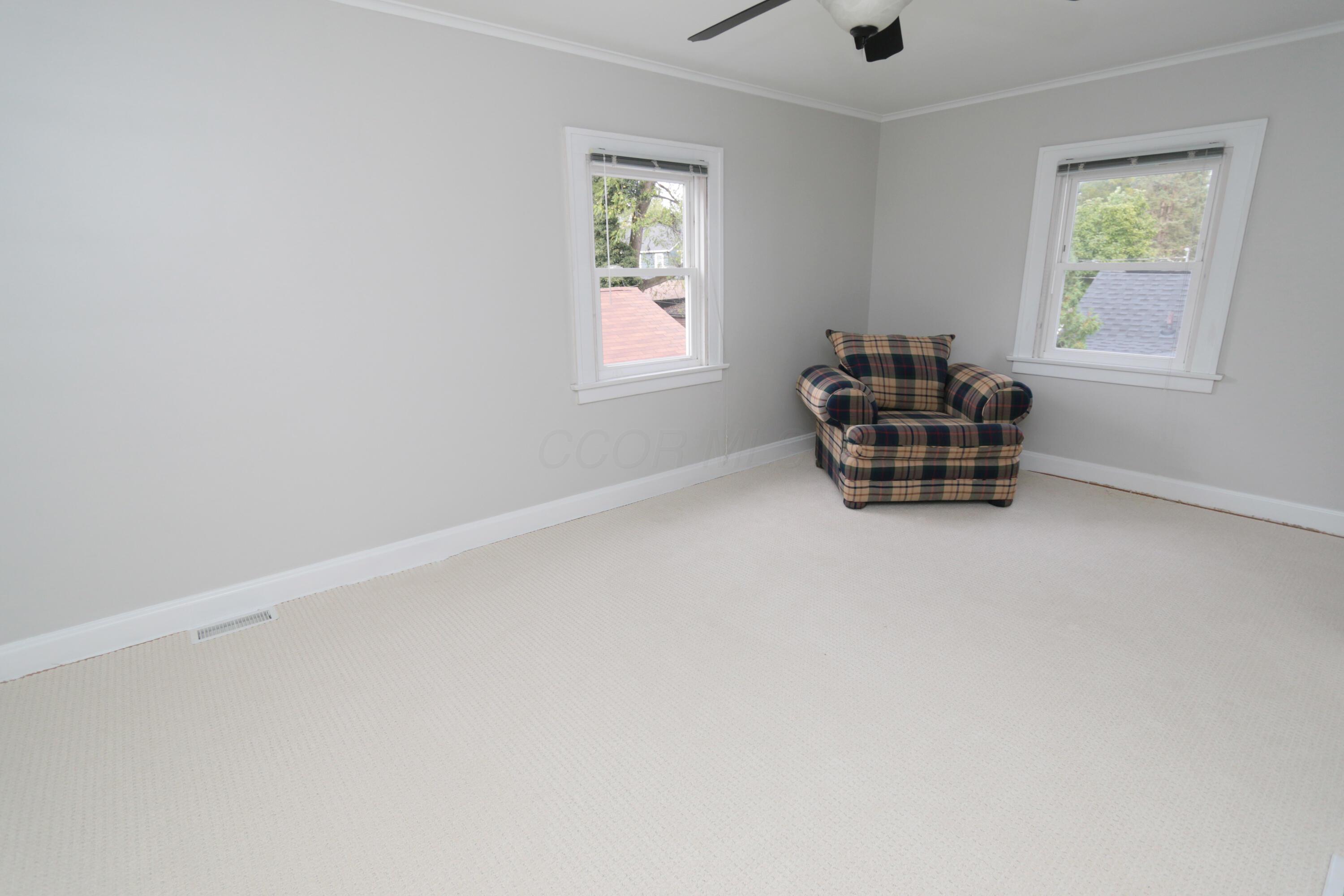 188 Montrose Way Property Photo 31