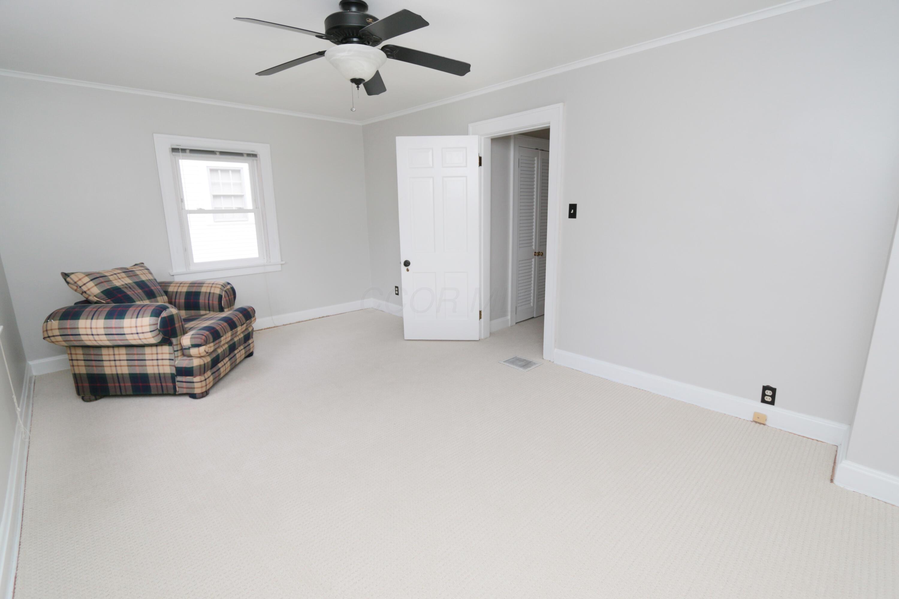 188 Montrose Way Property Photo 32