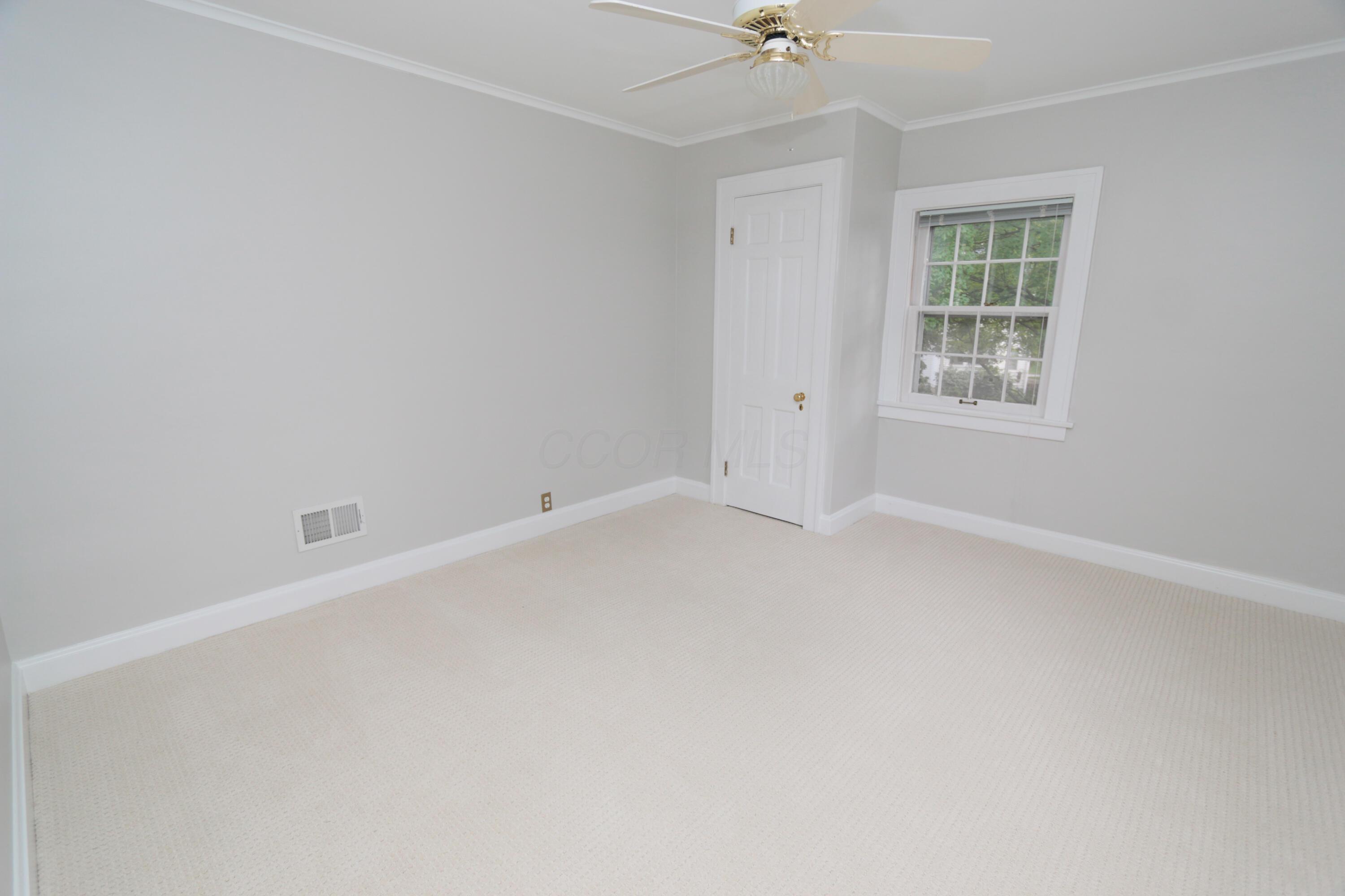 188 Montrose Way Property Photo 39