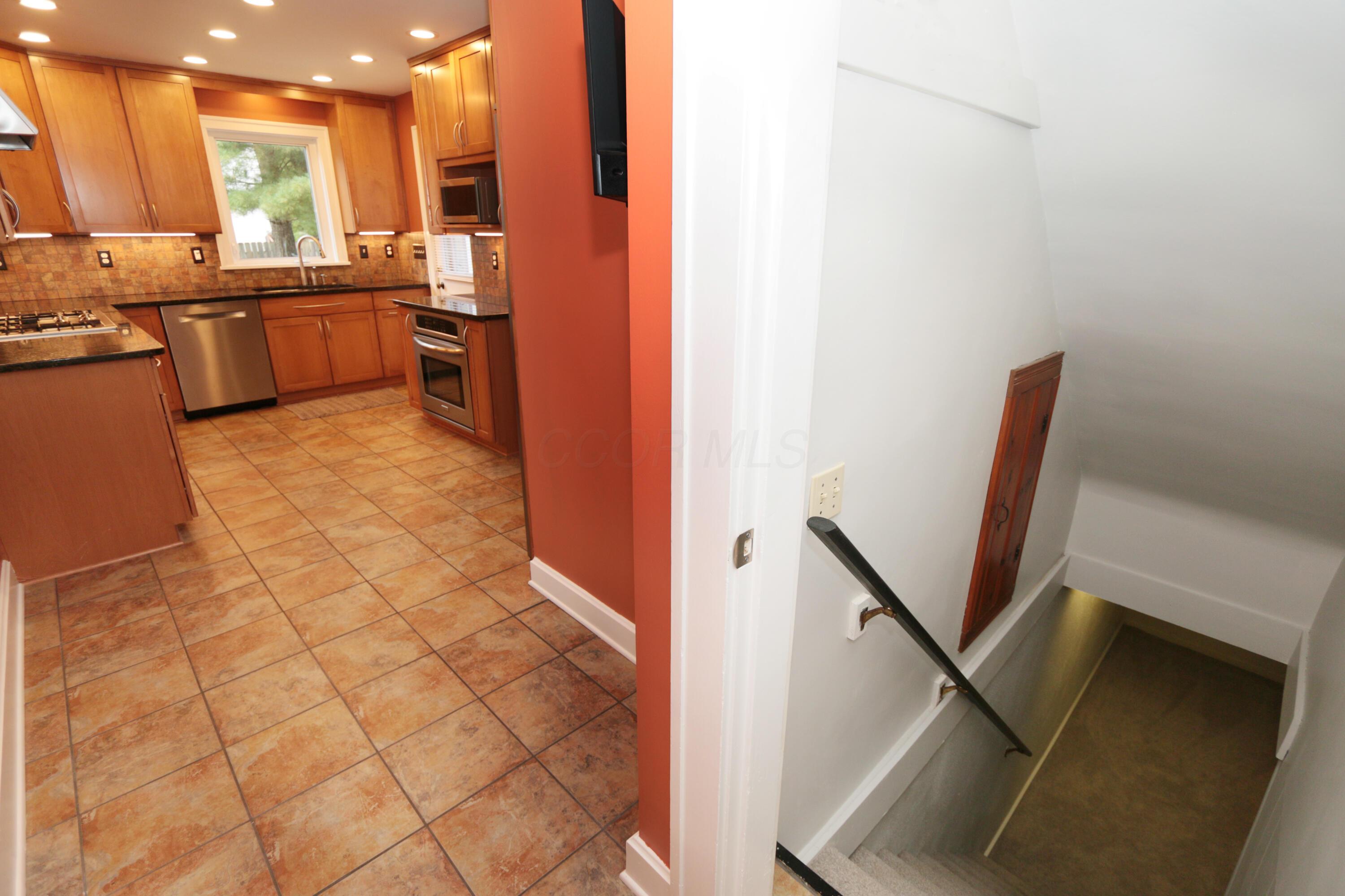 188 Montrose Way Property Photo 44