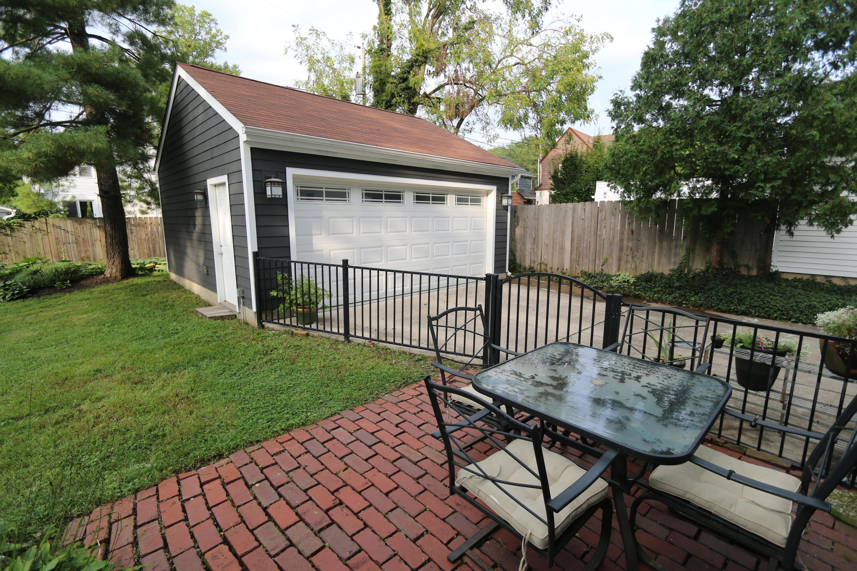 188 Montrose Way Property Photo 47