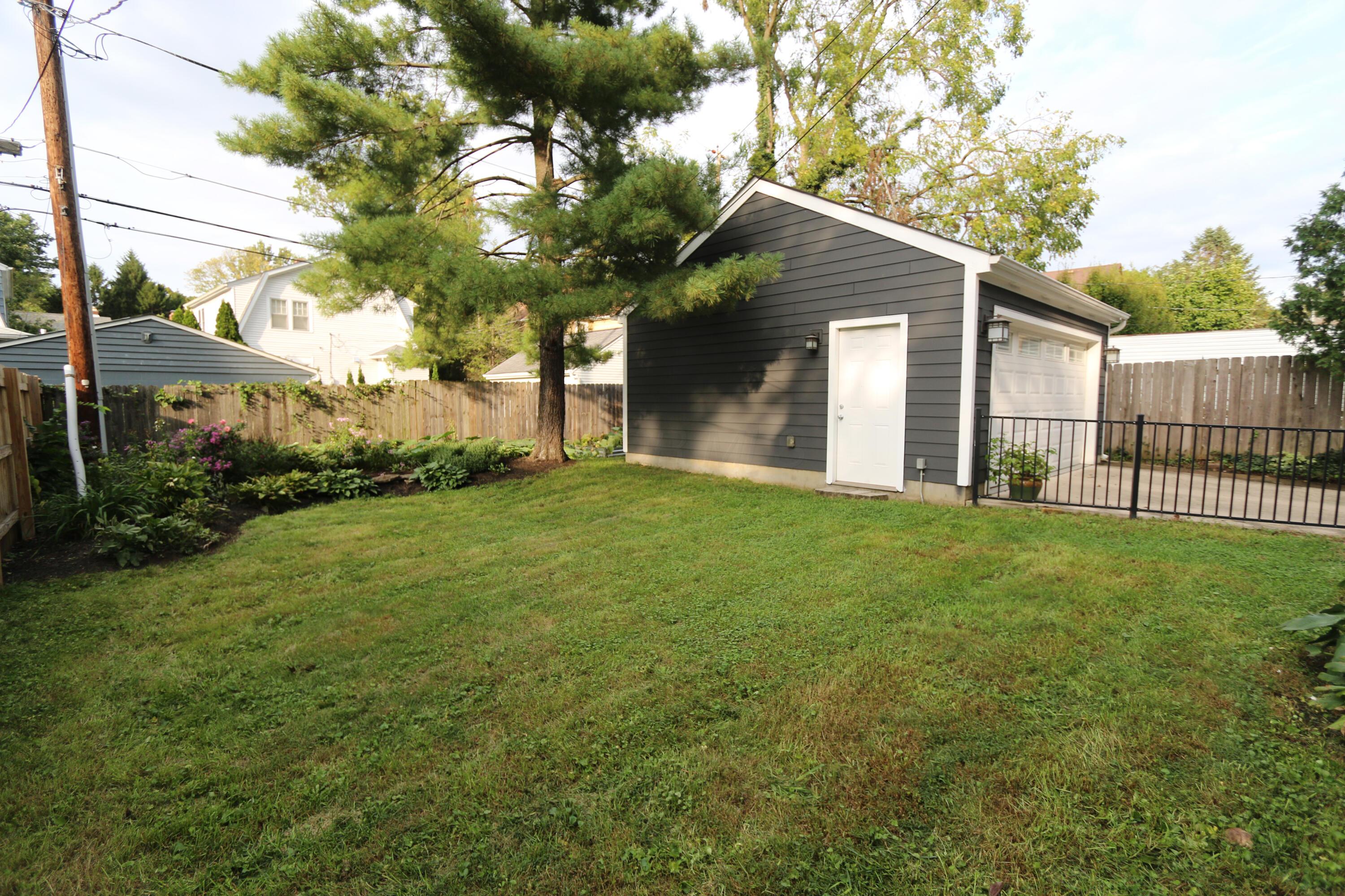 188 Montrose Way Property Photo 51