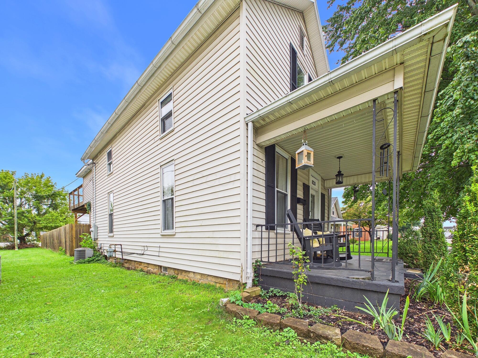 828 E Wheeling Street Property Photo 8