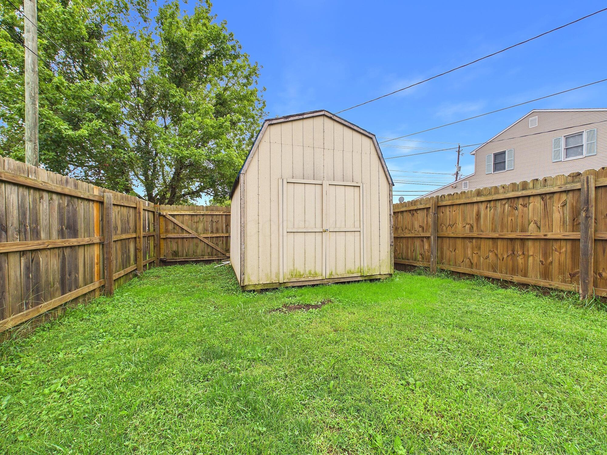 828 E Wheeling Street Property Photo 41