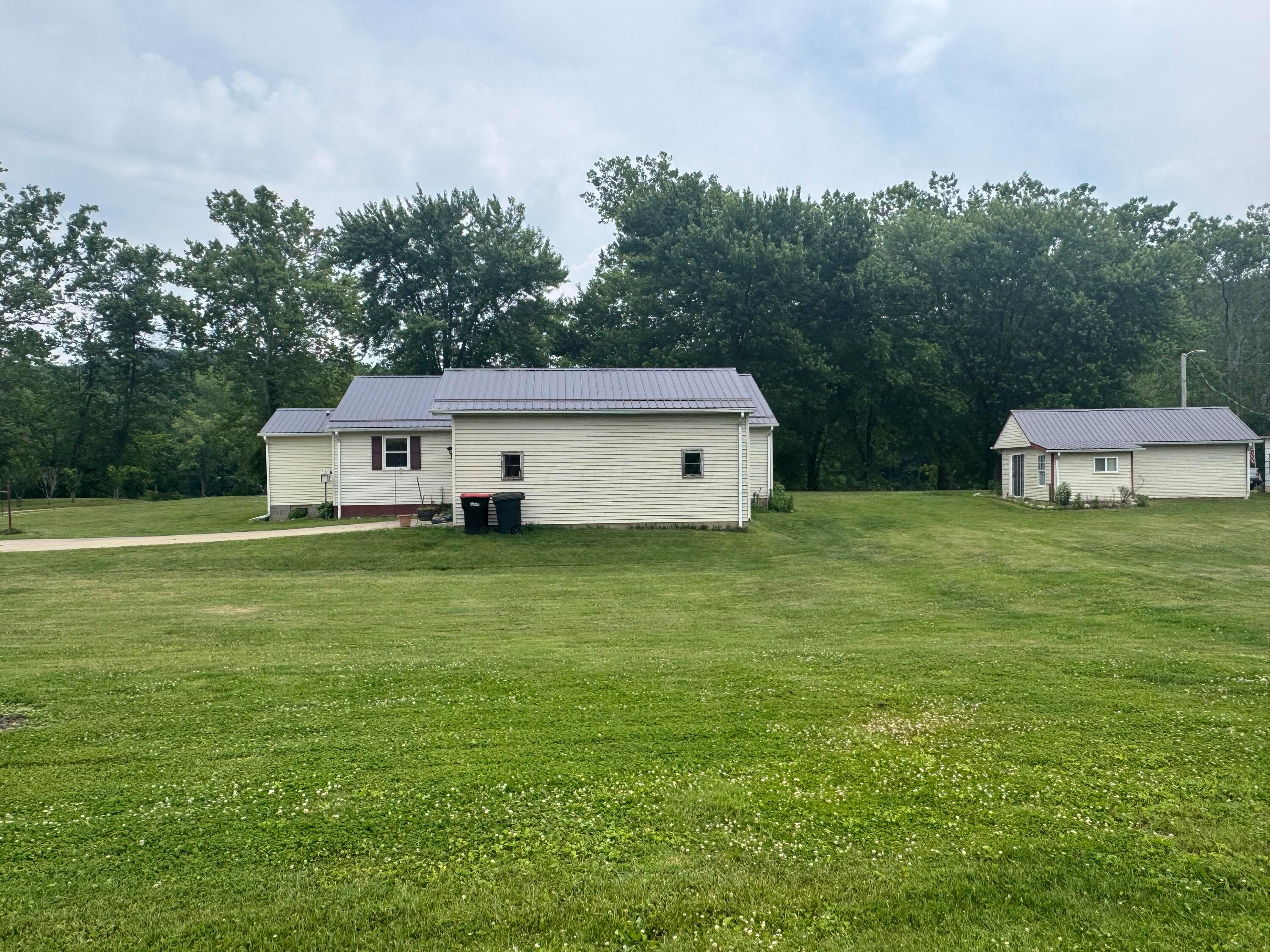 7885 Old River Road Property Photo 6