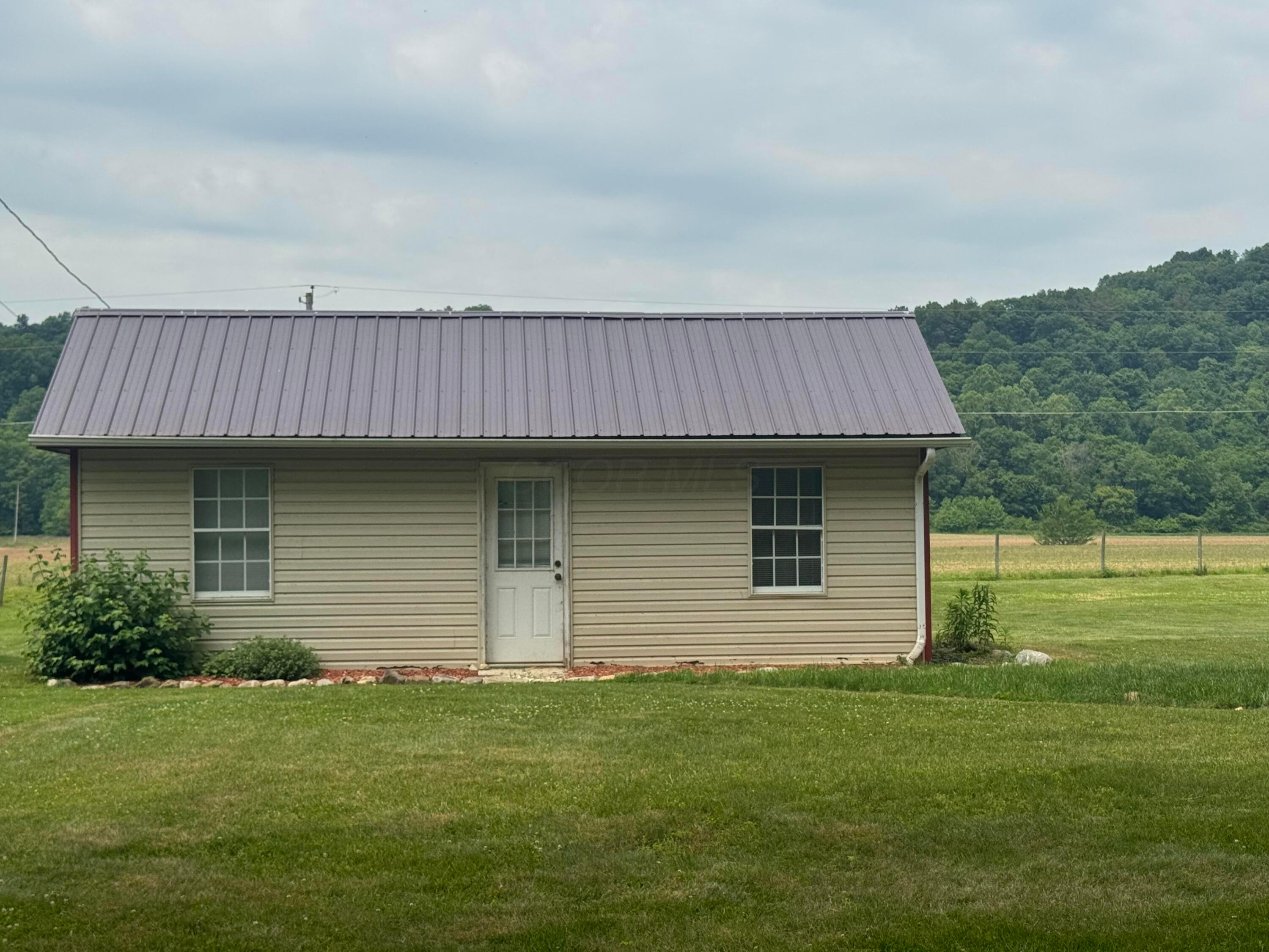 7885 Old River Road Property Photo 9