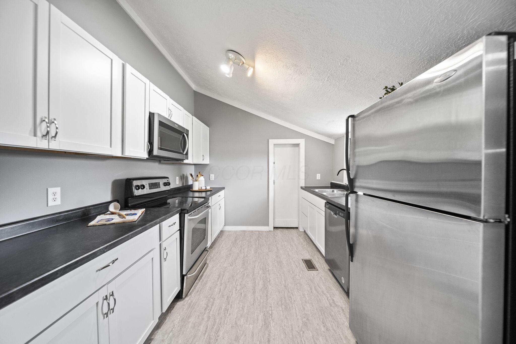 226036103 Property Photo 18