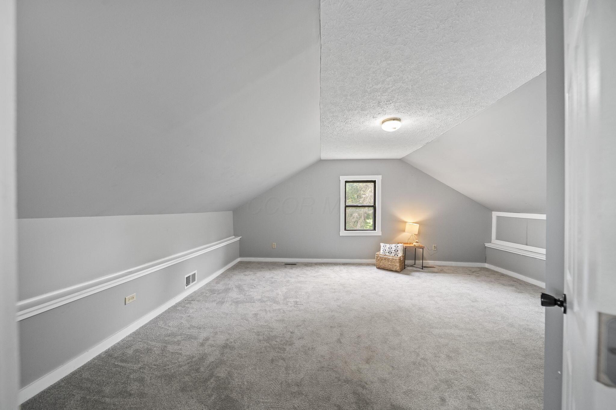 226036103 Property Photo 39