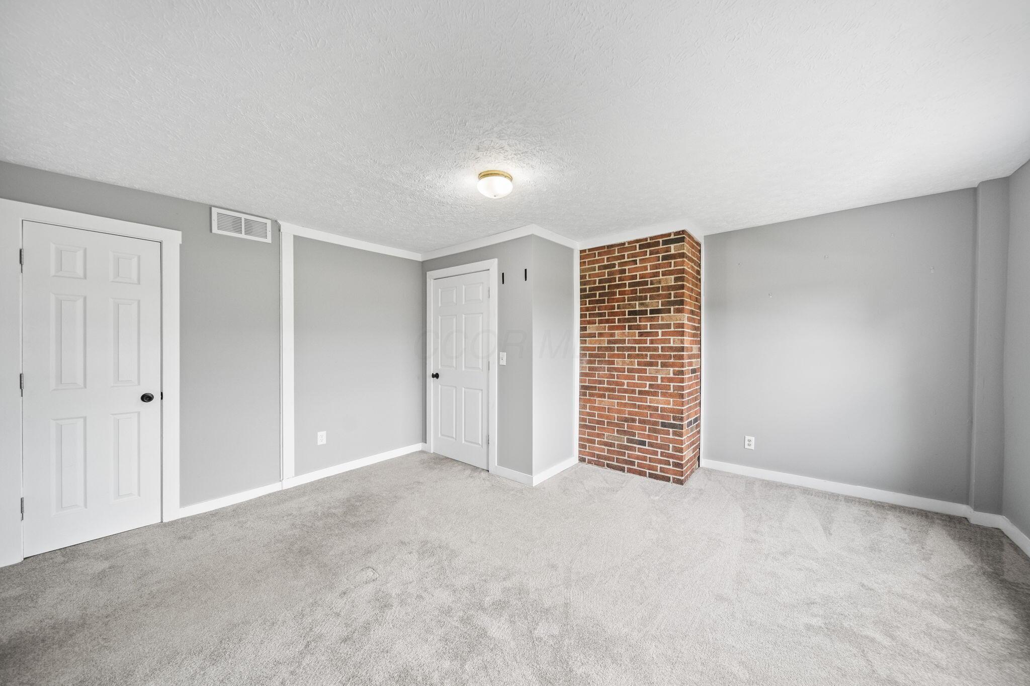 226036103 Property Photo 47