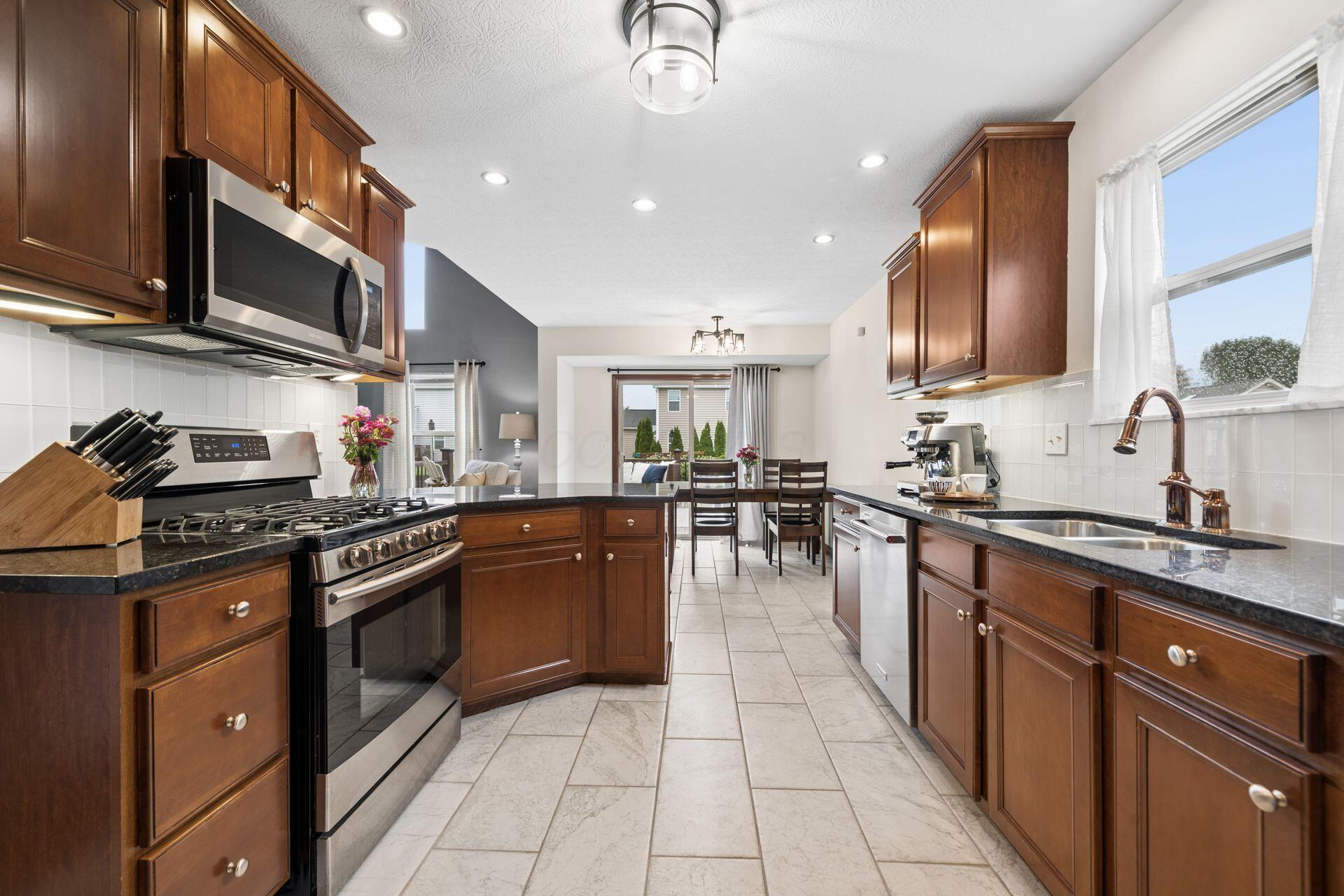 7944 Shady Maple Drive Property Photo 11