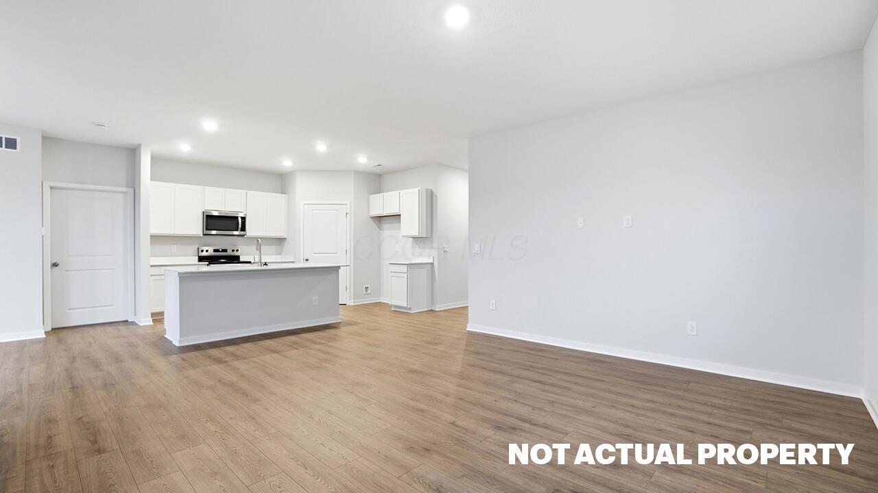 573 Winnie Way Property Photo 7