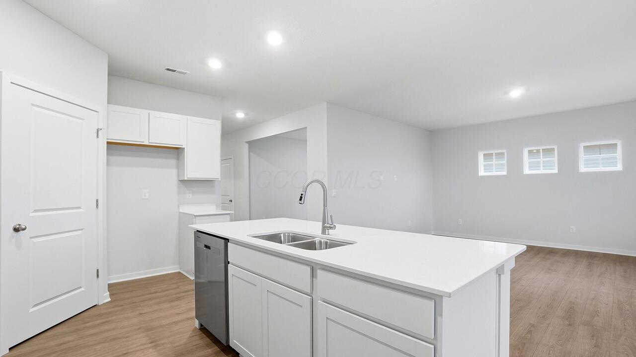 573 Winnie Way Property Photo 13