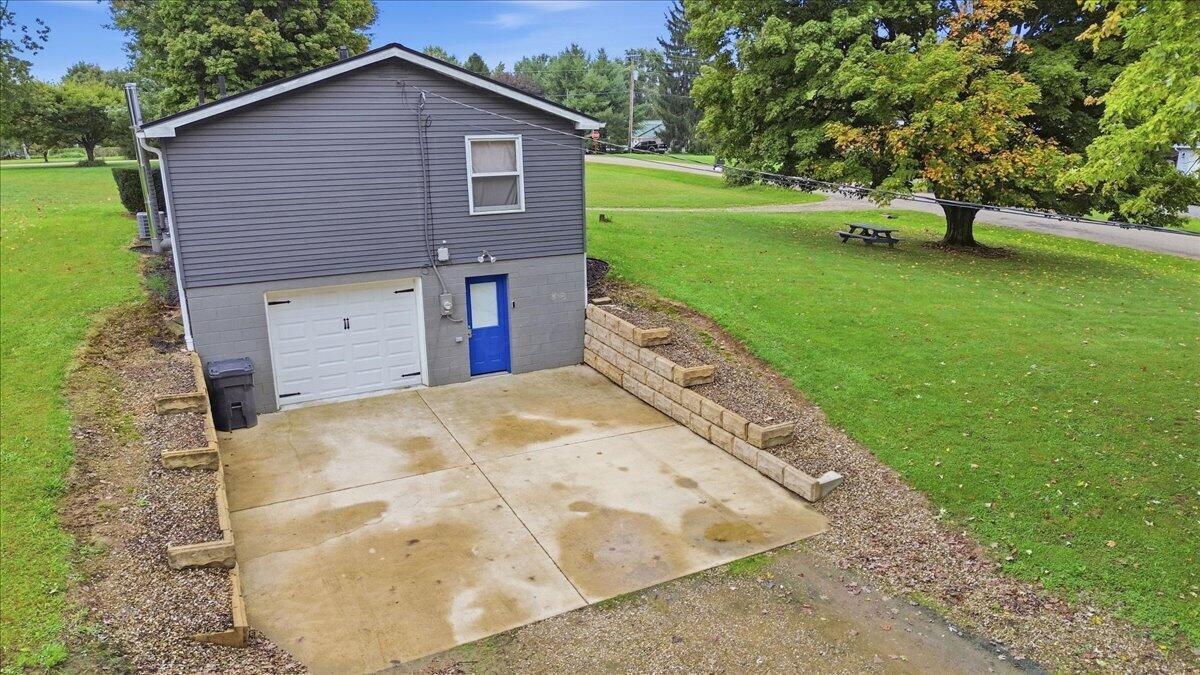 15886 Pleasant View Drive Property Photo 5