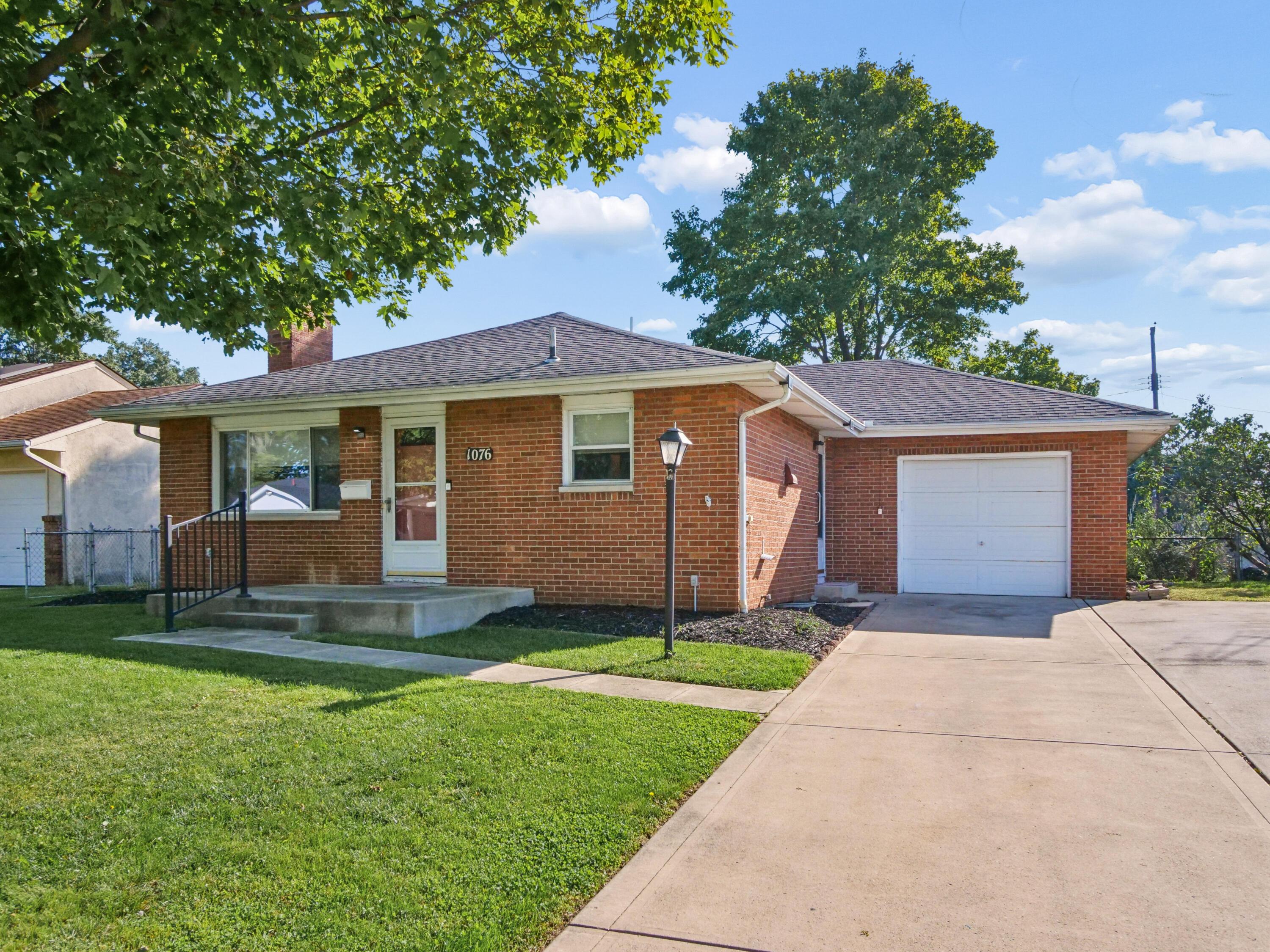1076 Chestershire Road Property Photo 1