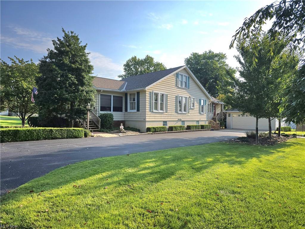 2448 Clarendon Avenue Property Photo 1