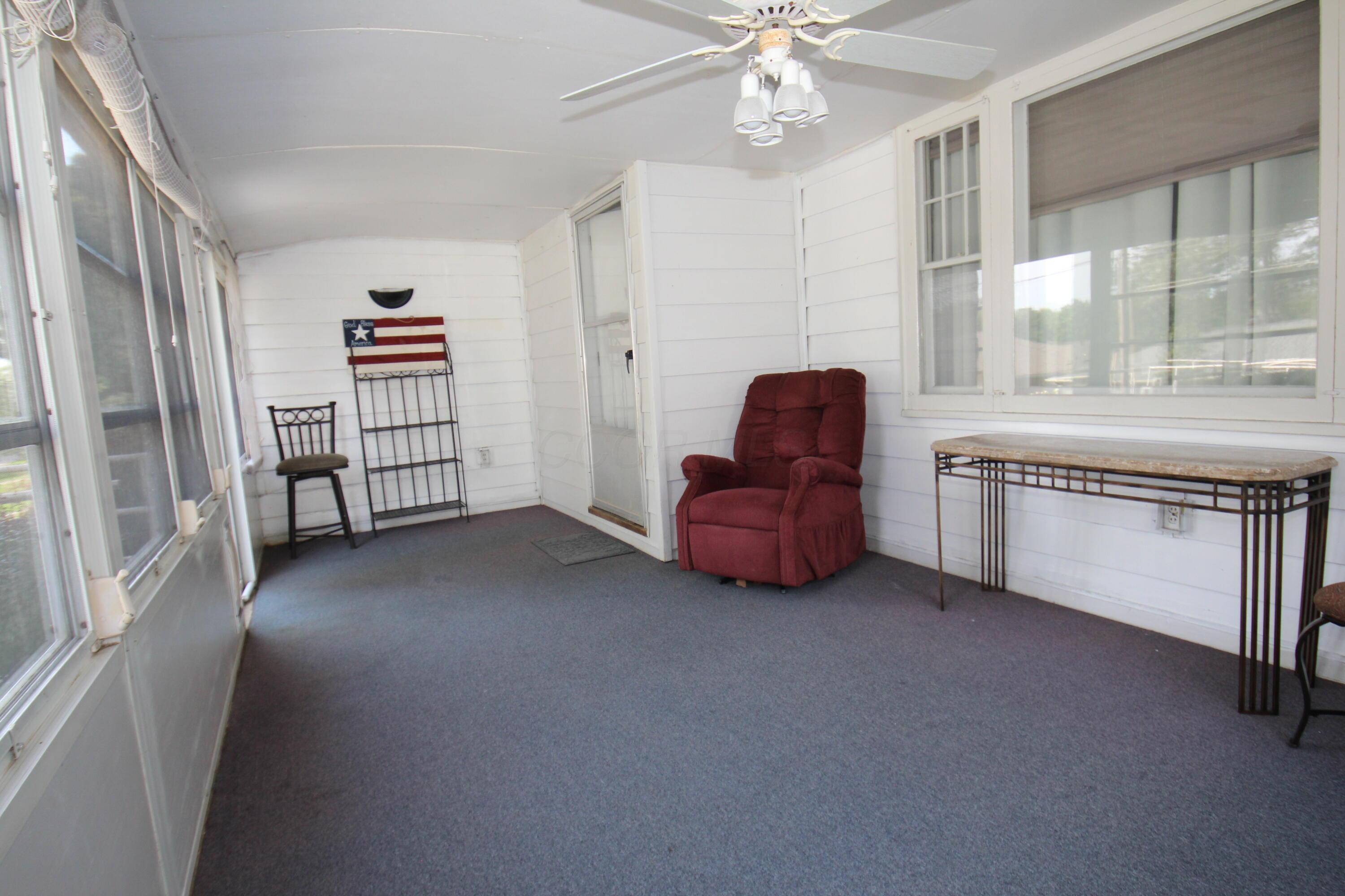 866 Lakeshore Drive W Property Photo 3