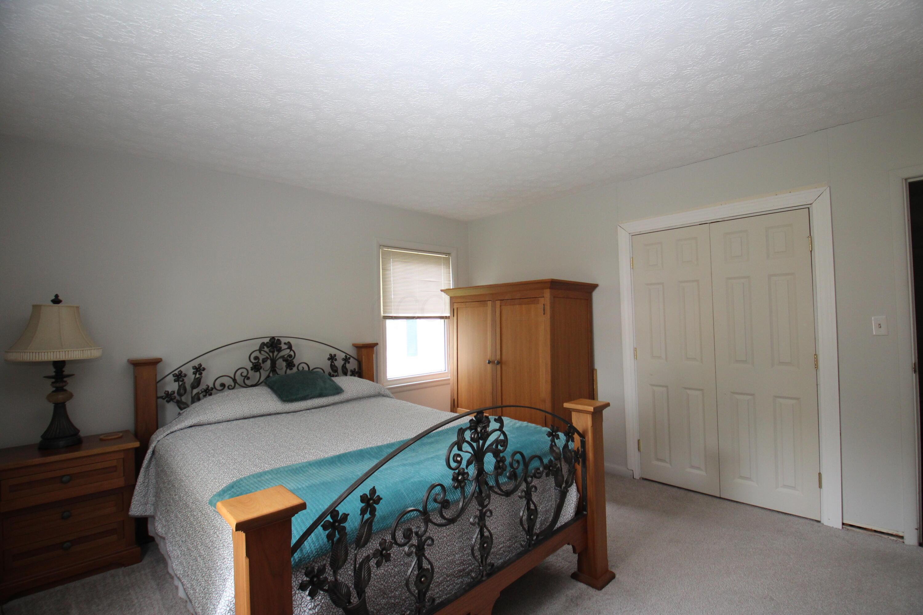 866 Lakeshore Drive W Property Photo 26