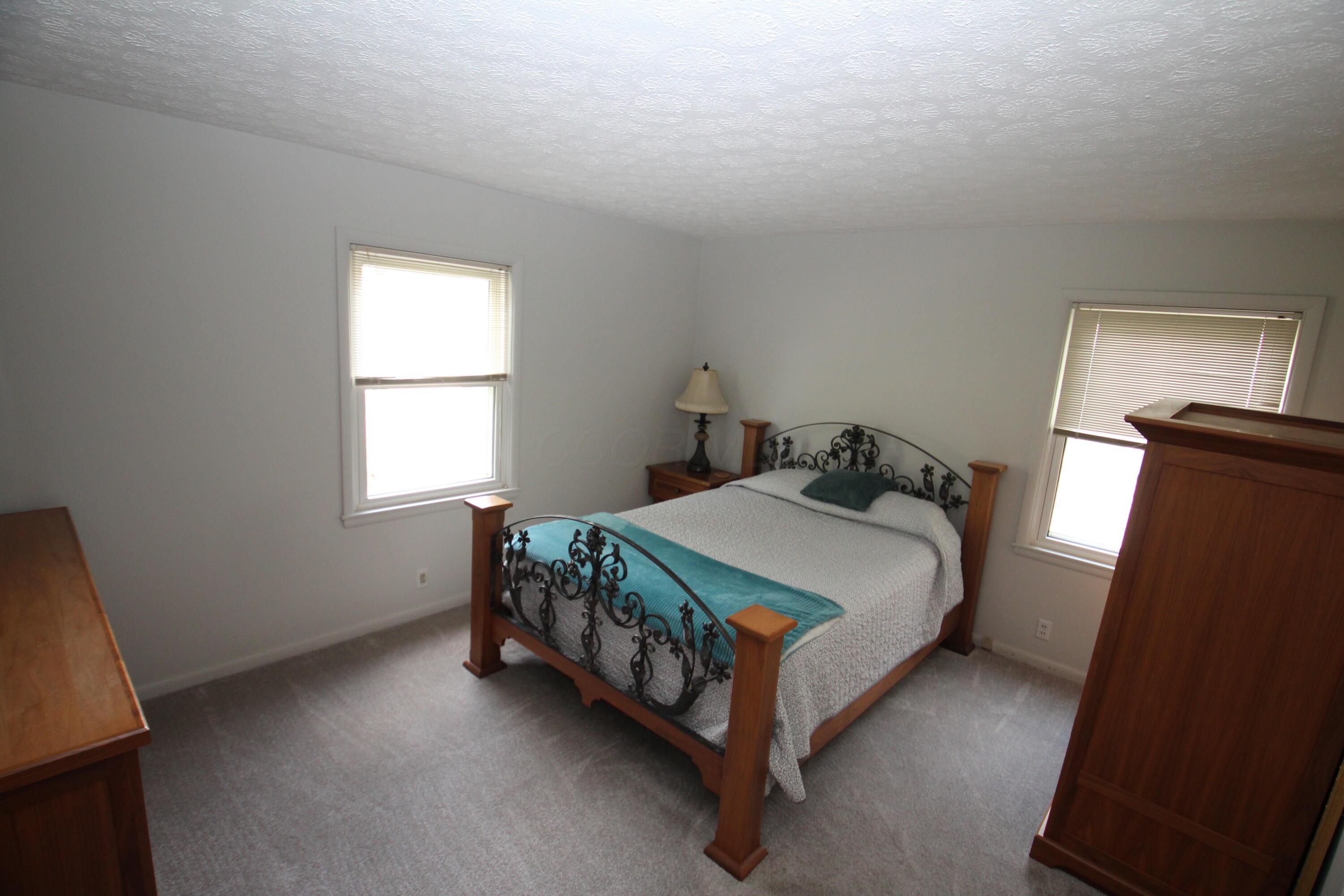 866 Lakeshore Drive W Property Photo 27