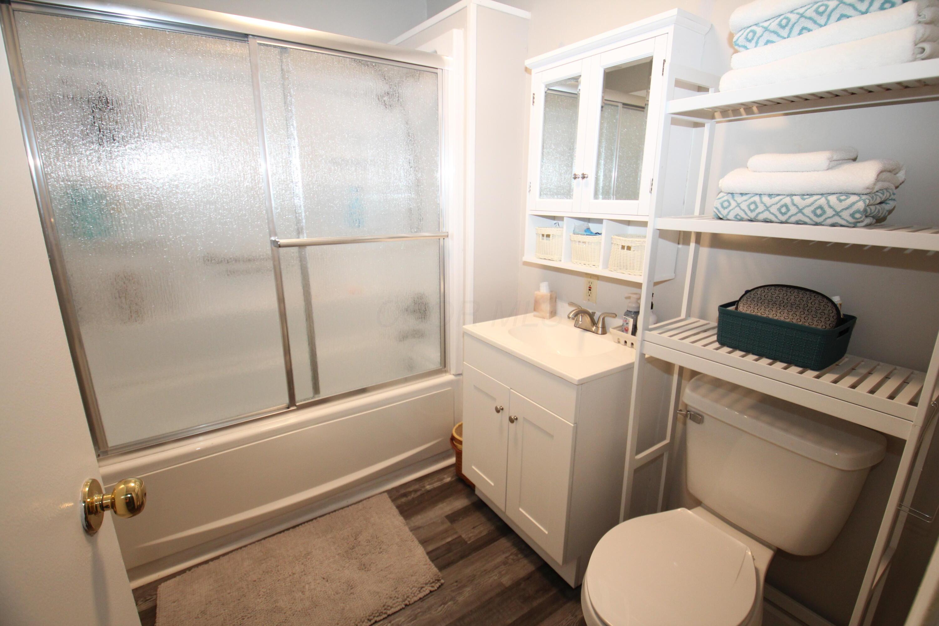 866 Lakeshore Drive W Property Photo 32