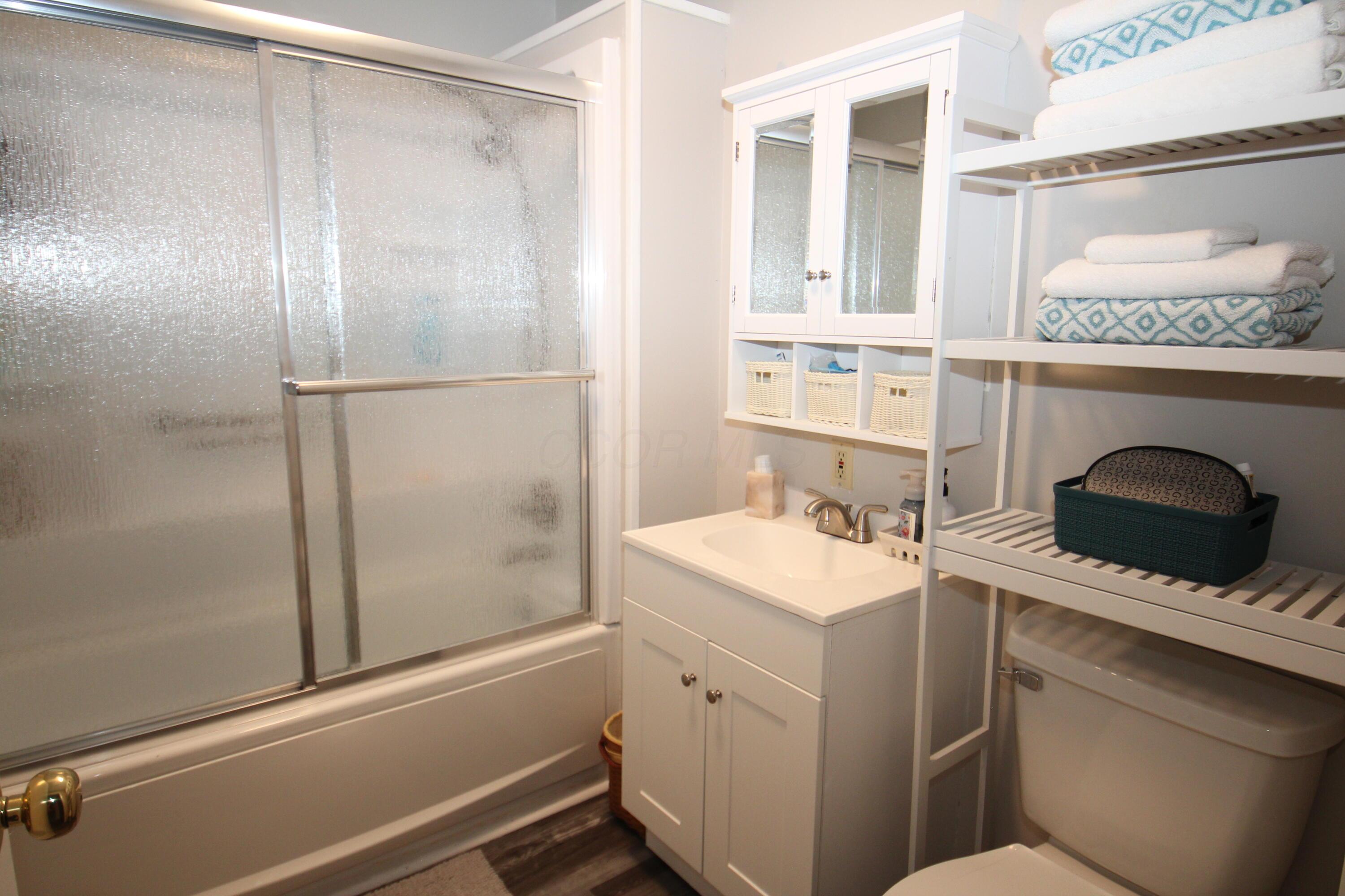 866 Lakeshore Drive W Property Photo 33