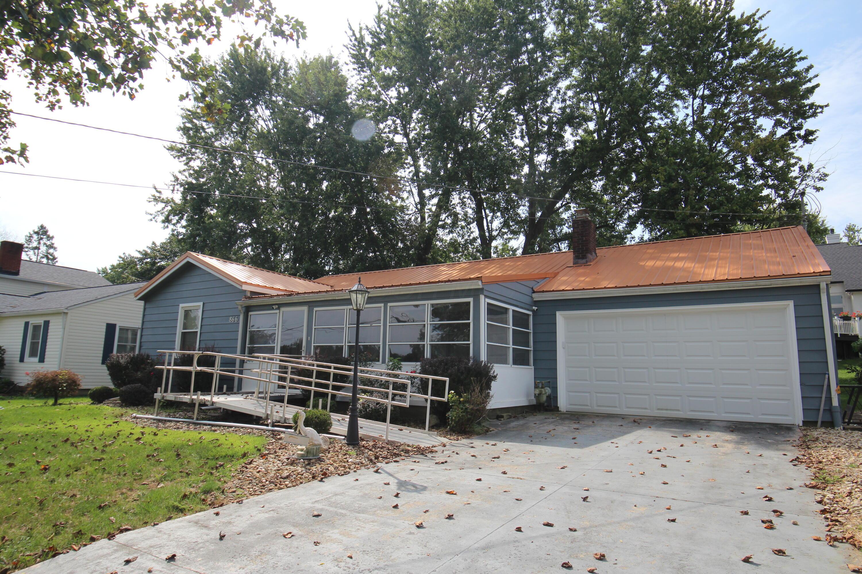 866 Lakeshore Drive W Property Photo 39
