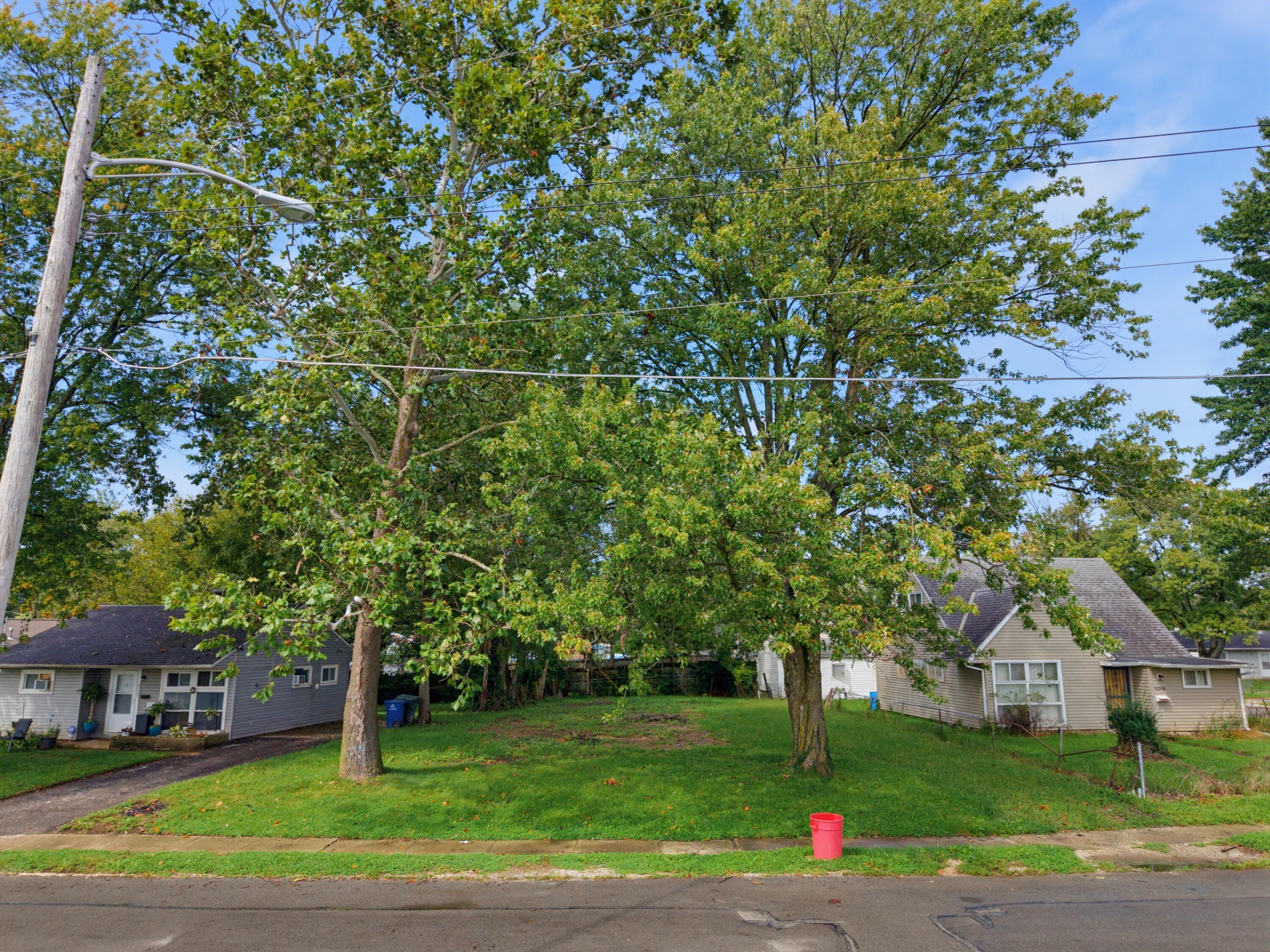 2127 Dawnlight Avenue Property Photo 2