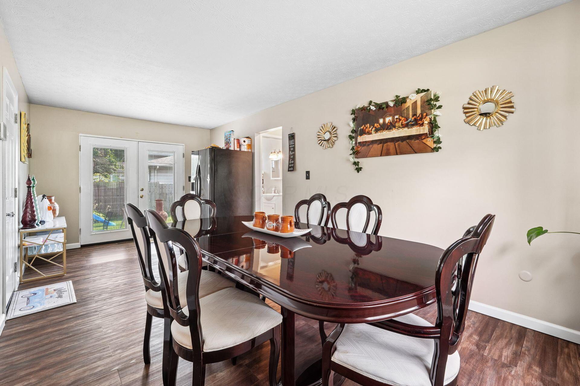 3008 Upton Road W Property Photo 10