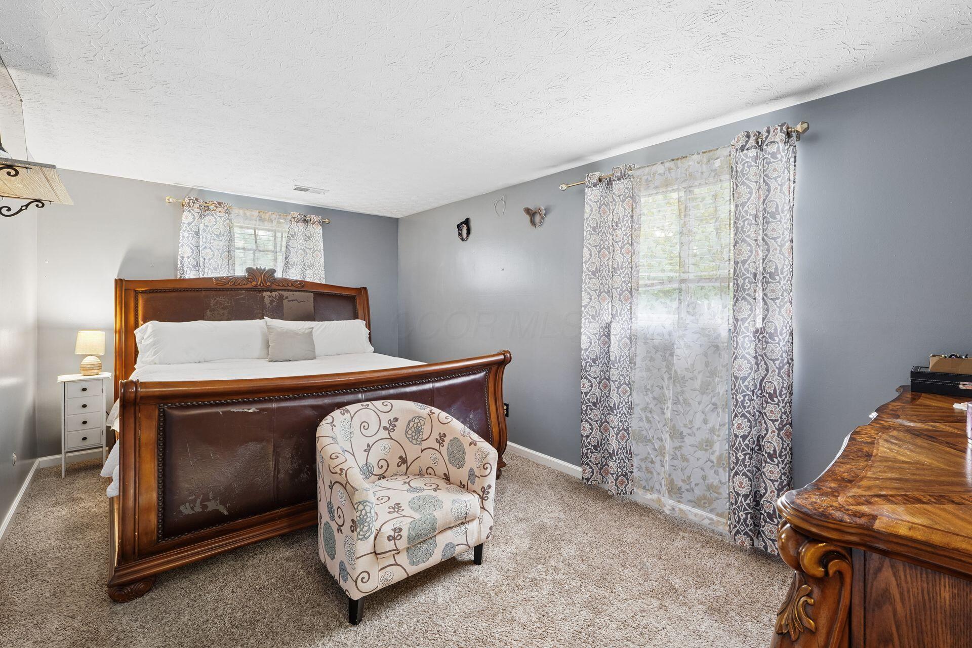 3008 Upton Road W Property Photo 13