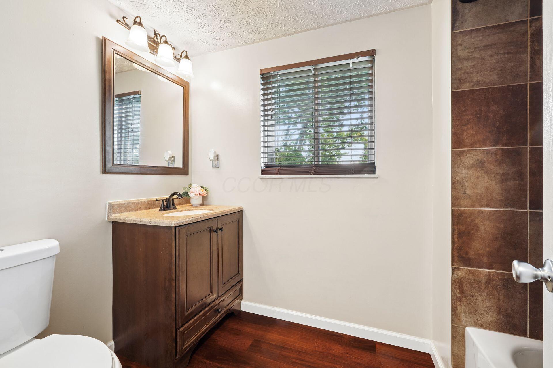 3008 Upton Road W Property Photo 18