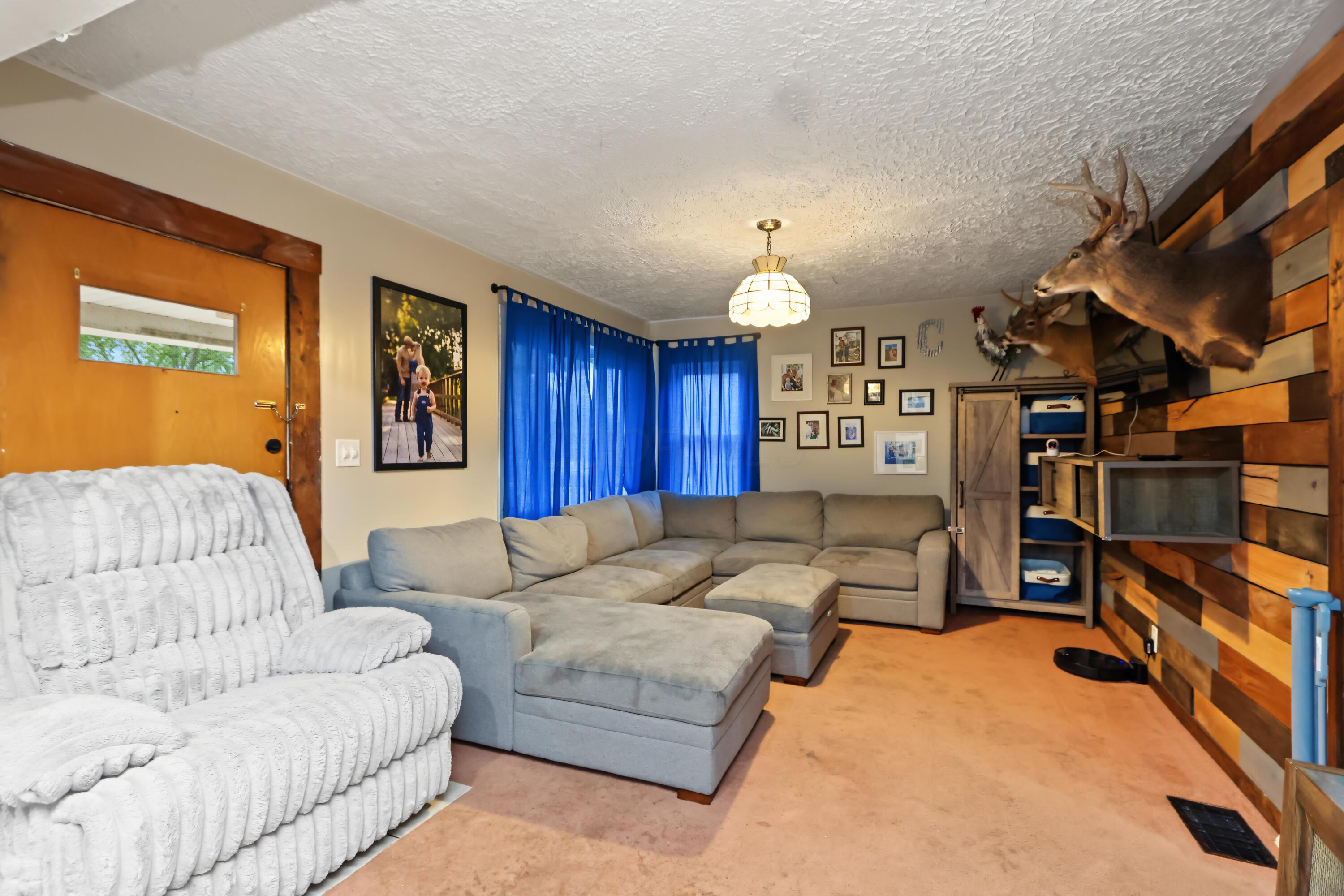 337 Pomerene Road Property Photo 4