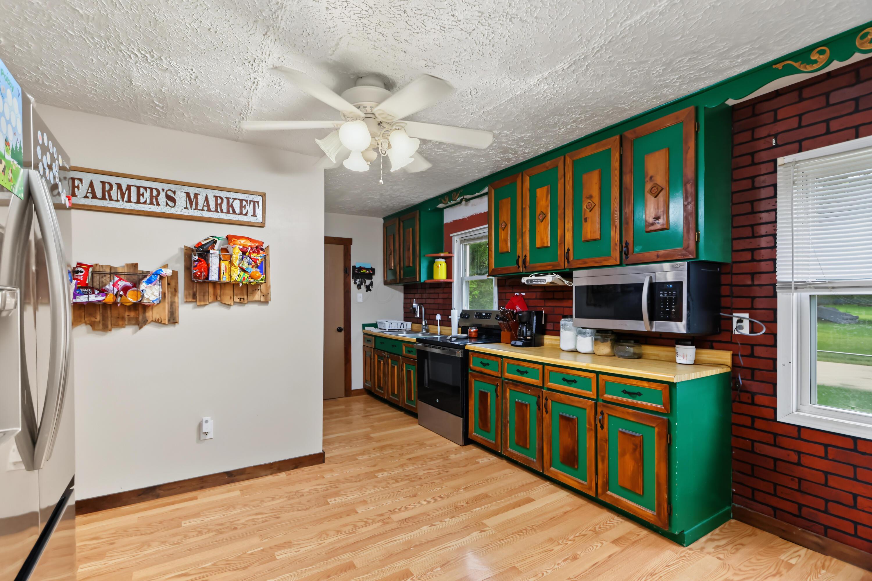 337 Pomerene Road Property Photo 6