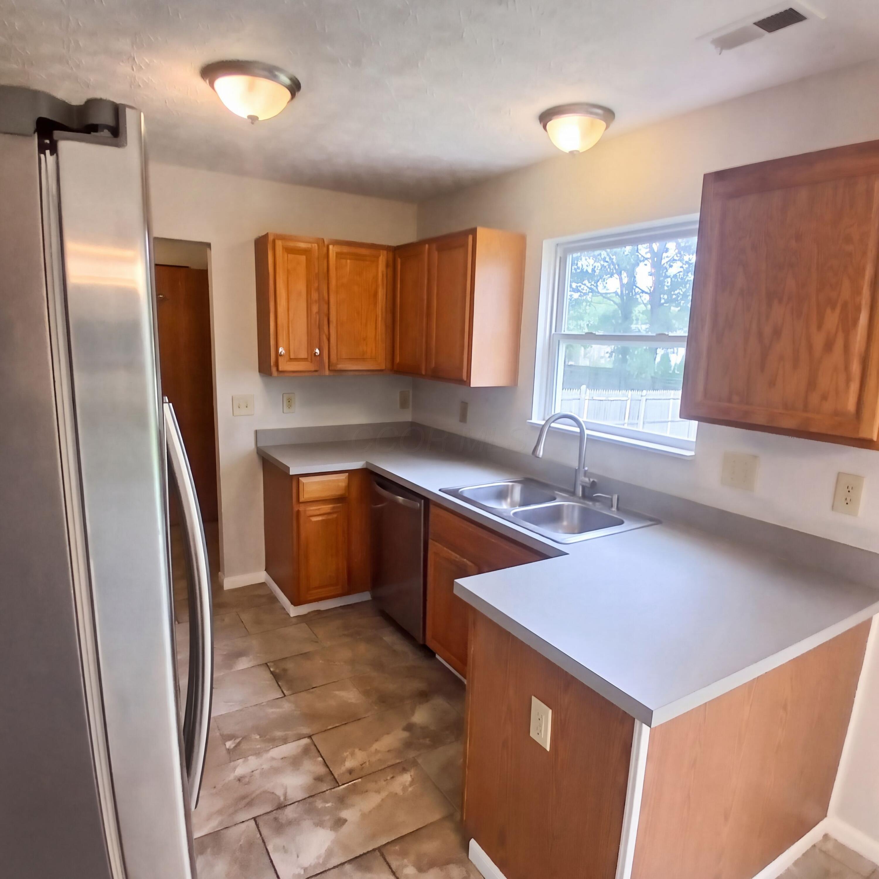 208 Isaac Tharp Street Property Photo 2